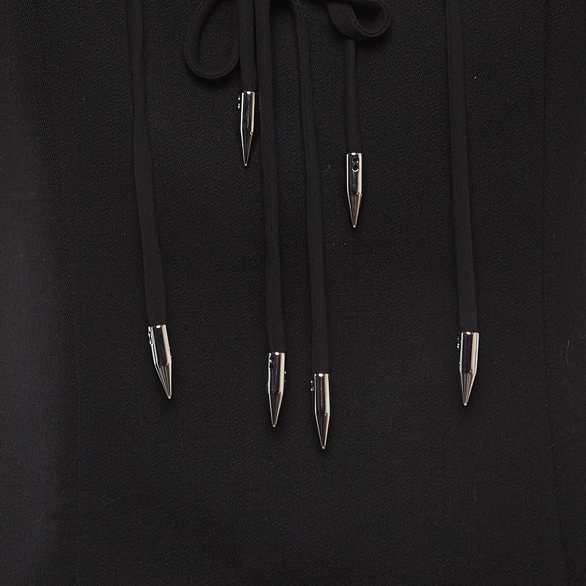 Louis Vuitton Schwarzes Wollmischung-Spitzenausschnitt-Skaterkleid M im Zustand „Hervorragend“ im Angebot in Dubai, Al Qouz 2