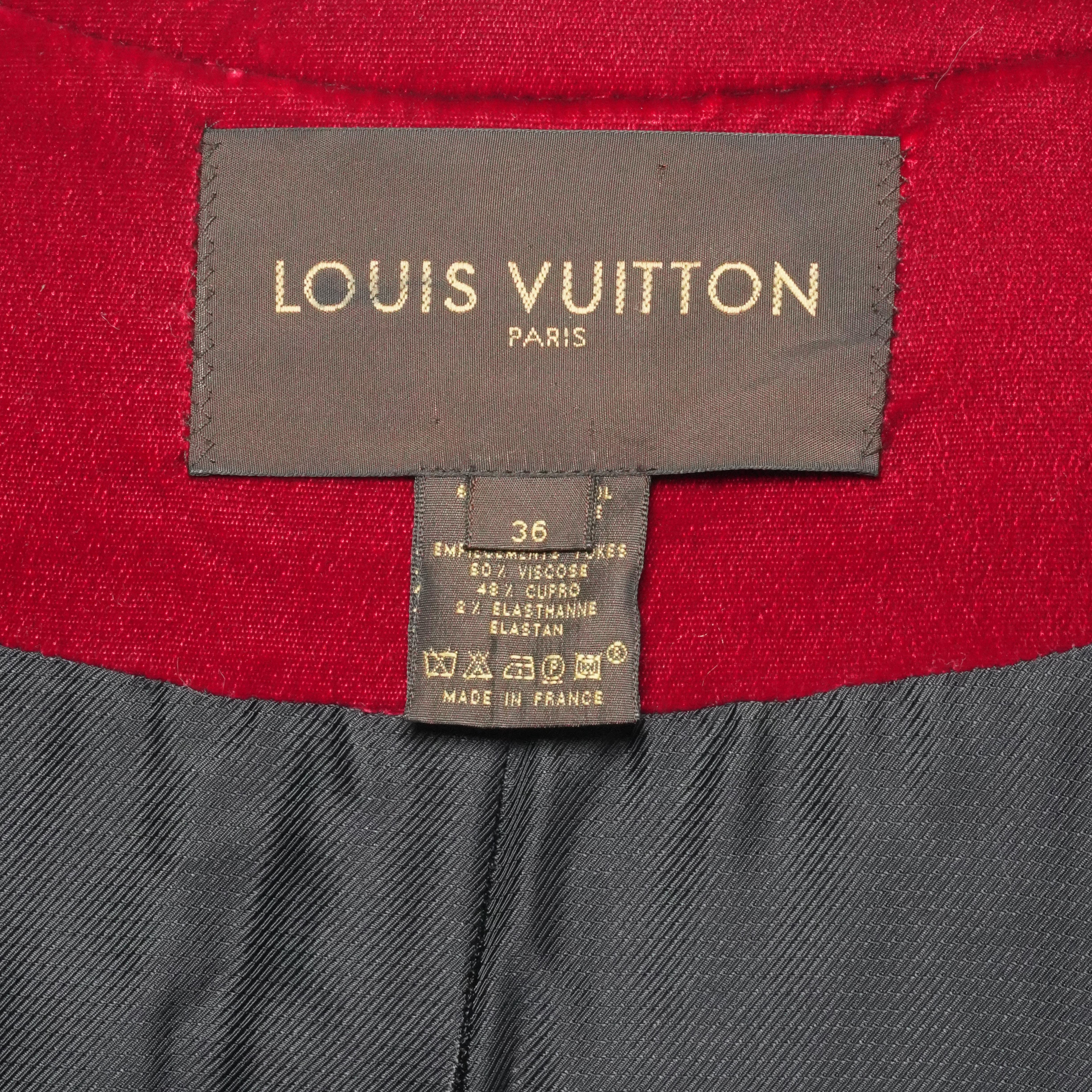 Louis Vuitton Mantel aus schwarzer Wolle mit rotem Samtfutter, CIRCA 2010 im Zustand �„Hervorragend“ im Angebot in Paris, FR