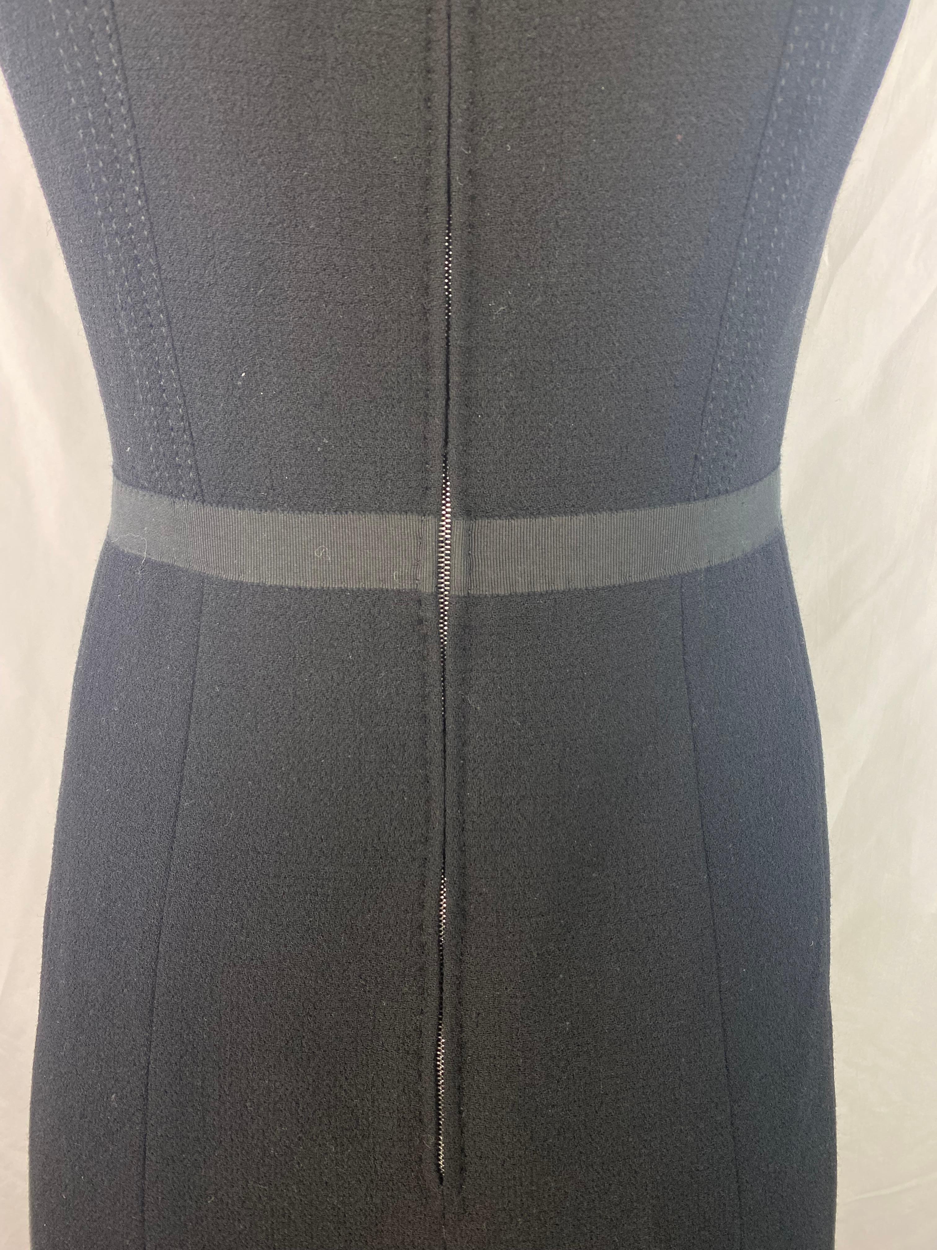 Louis Vuitton Black Wool Midi Dress, Size 40  For Sale 1