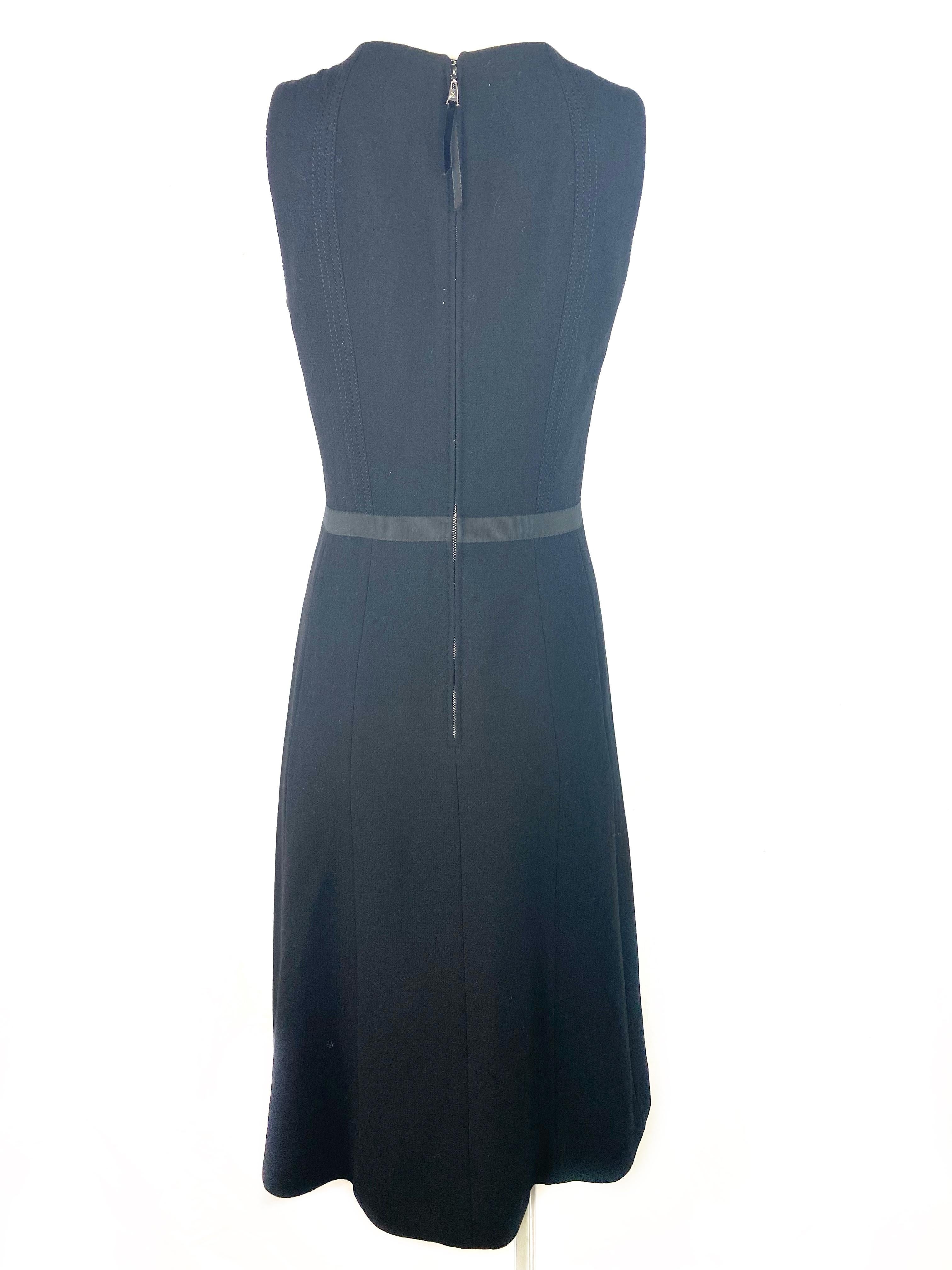 Louis Vuitton Black Wool Midi Dress, Size 40  For Sale 2