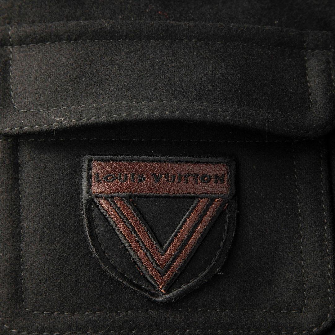 Louis Vuitton Black Wool Shearling Hood Coat Size 4XL In Good Condition For Sale In London, GB