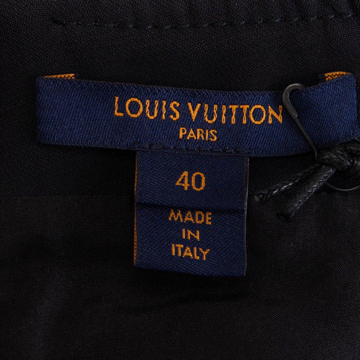 LOUIS VUITTON black wool & silk BUTTONED NECK SHORT SLLEVE Dress 40 M In Excellent Condition In Zürich, CH