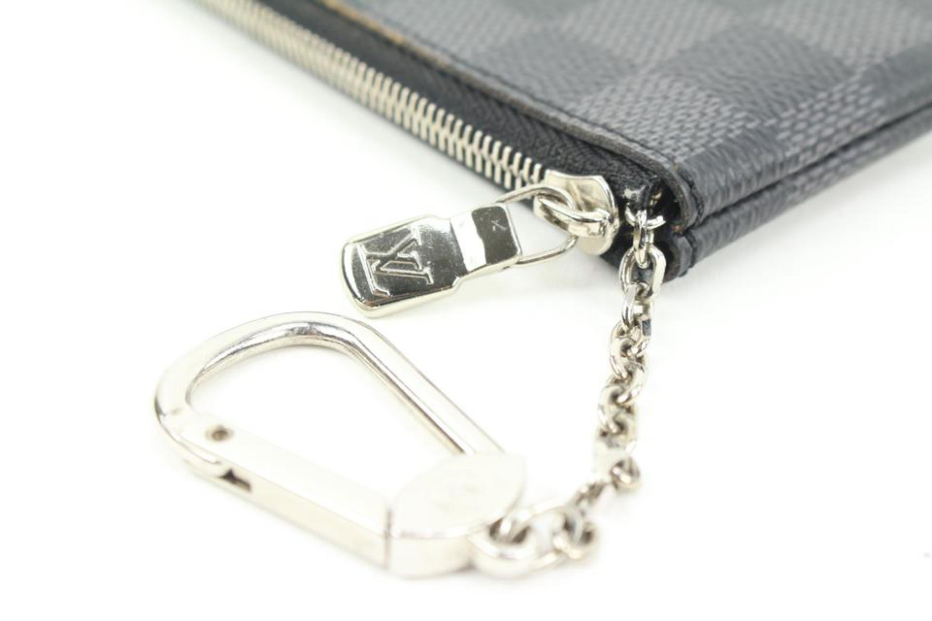 Louis Vuitton Black x Grey Damier Graphite Key Pouch Pochette Cles s126lv60 In Excellent Condition For Sale In Dix hills, NY