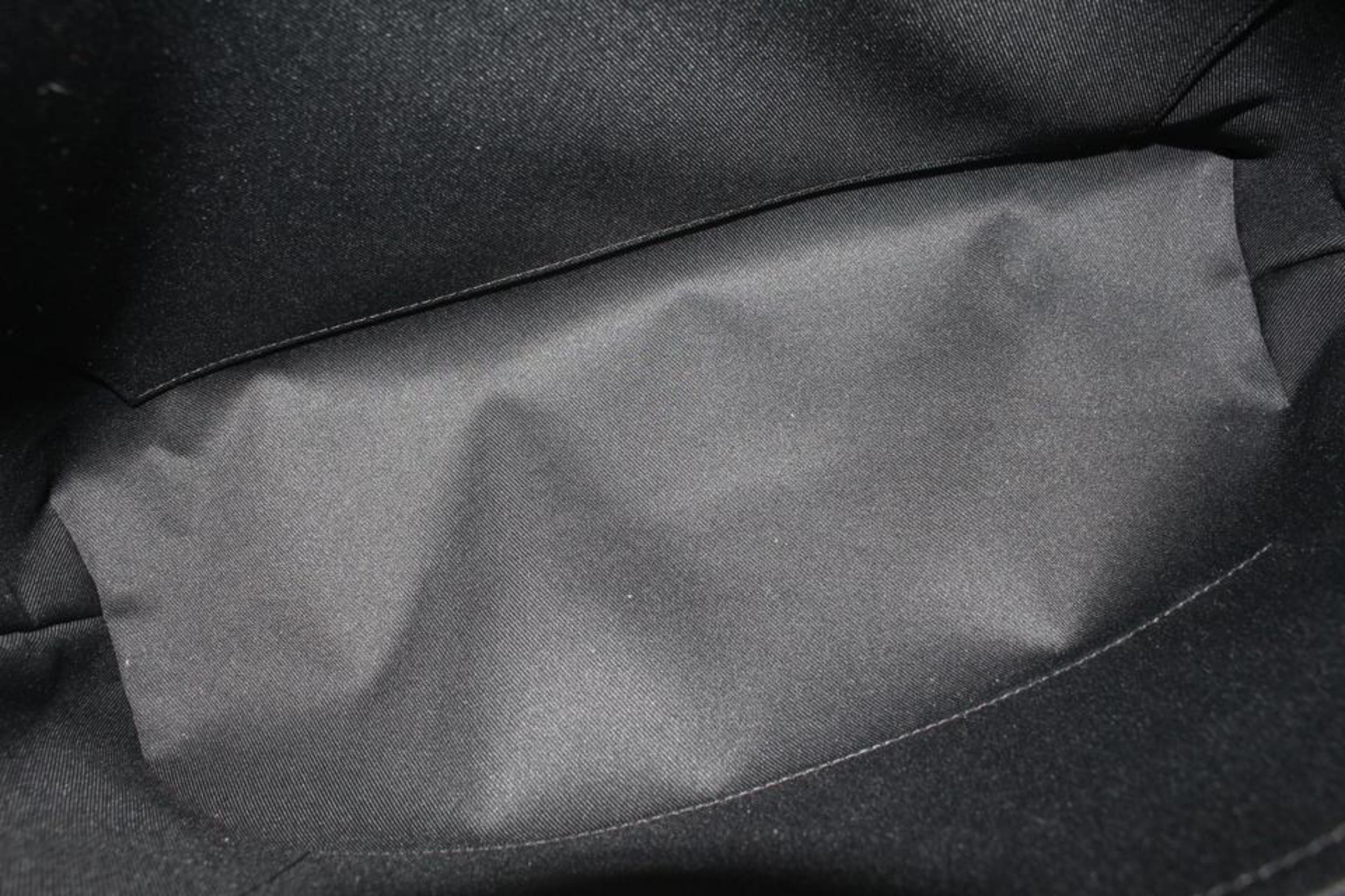 Louis Vuitton Black x Grey Damier Graphite Mick MM Messenger Crossbody Bag 34lv3 For Sale 4