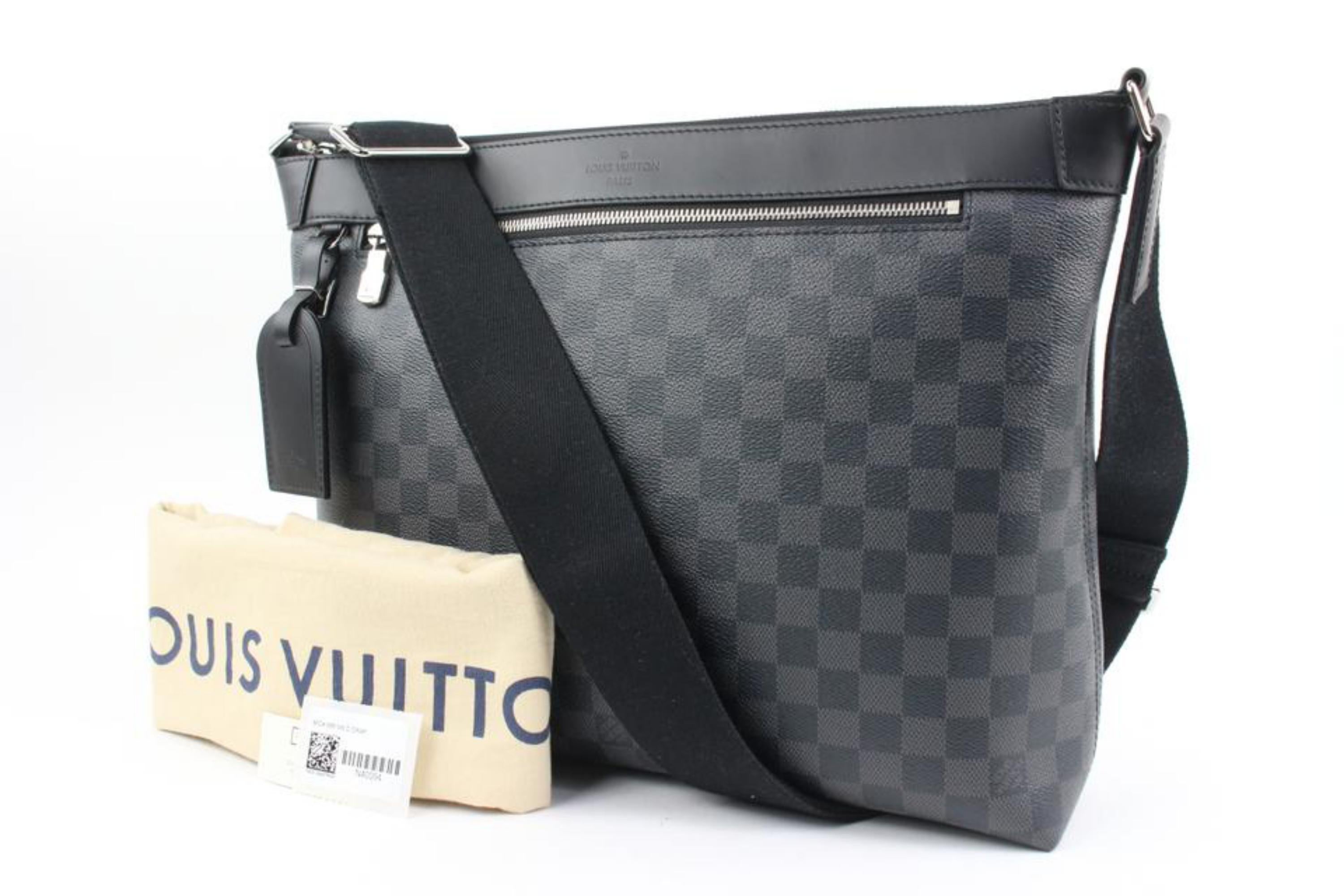 Louis Vuitton Black x Grey Damier Graphite Mick MM Messenger Crossbody Bag 34lv3 For Sale 6