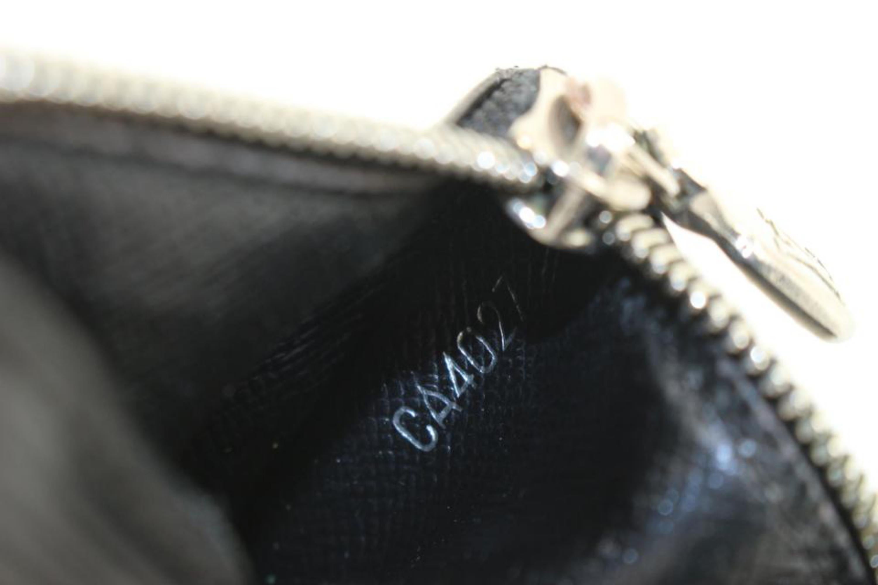 Louis Vuitton Pochette à clés en cuir épi noir et argenté 71lz718s en vente 5