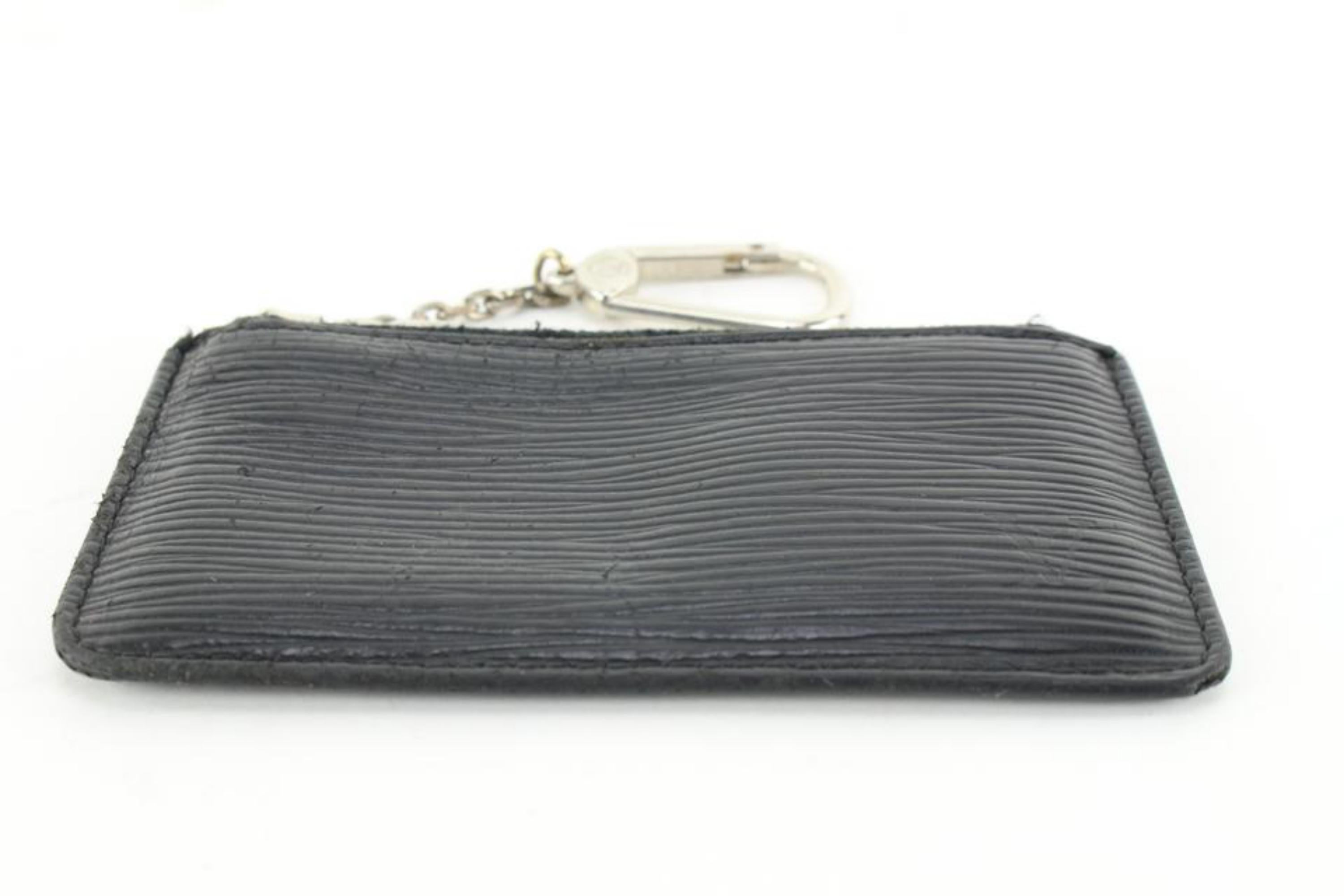 Louis Vuitton Pochette à clés en cuir épi noir et argenté 71lz718s État moyen - En vente à Dix hills, NY