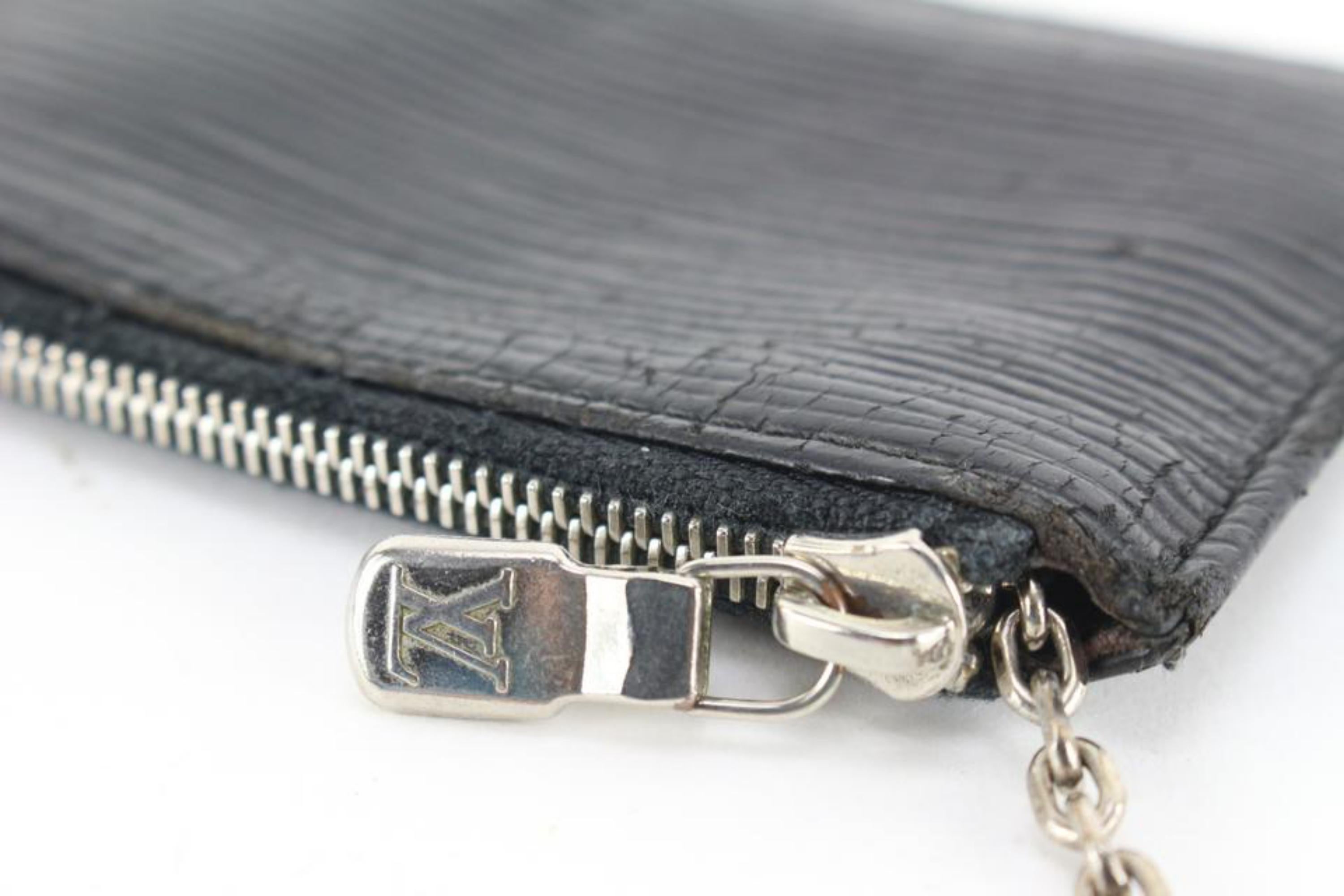 Louis Vuitton Black x Silver Epi Leather Key Pouch Pochette Cles 71lz718s In Fair Condition For Sale In Dix hills, NY