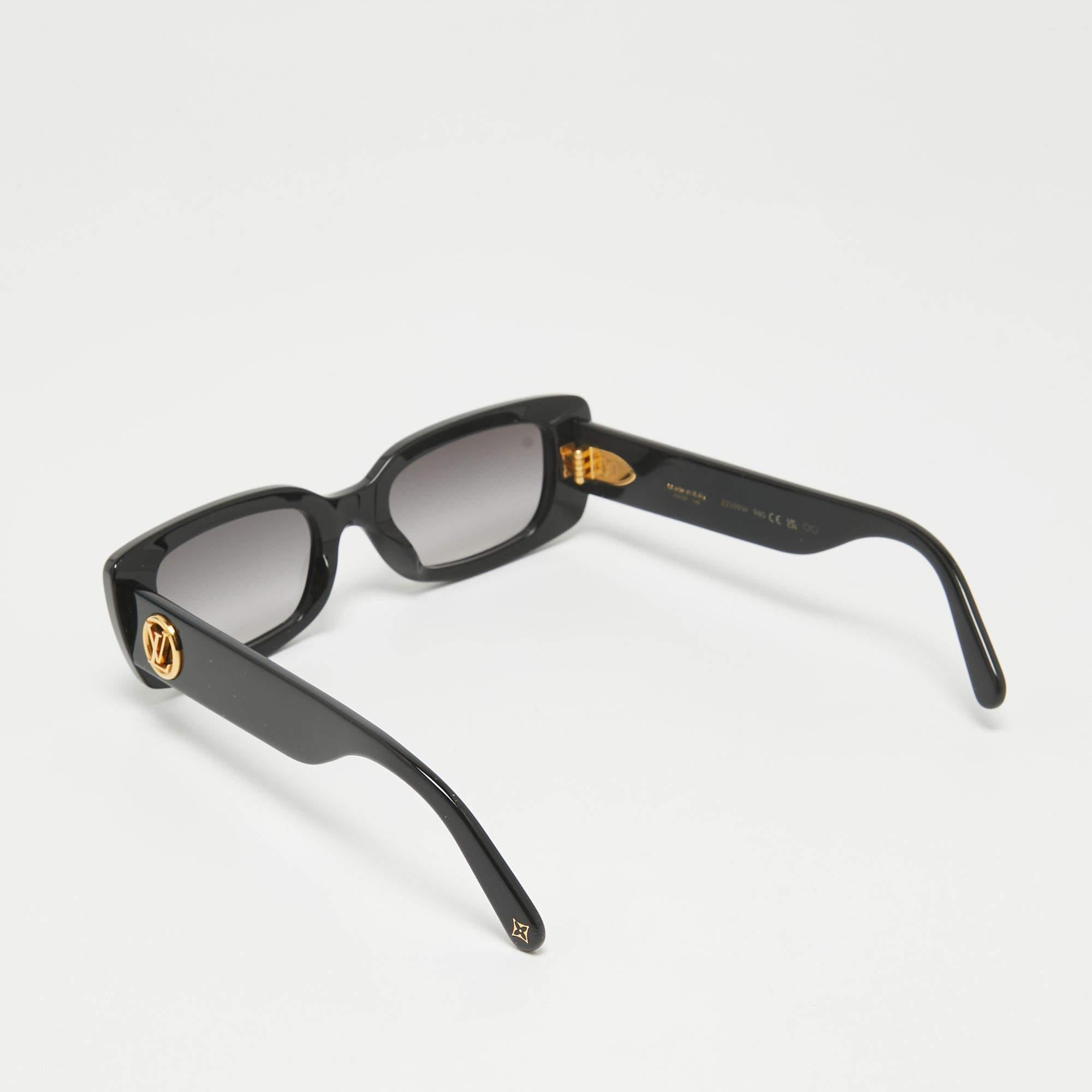 Louis Vuitton Black Z2109W LV Circle Rectangular Sunglasses In Good Condition In Dubai, Al Qouz 2
