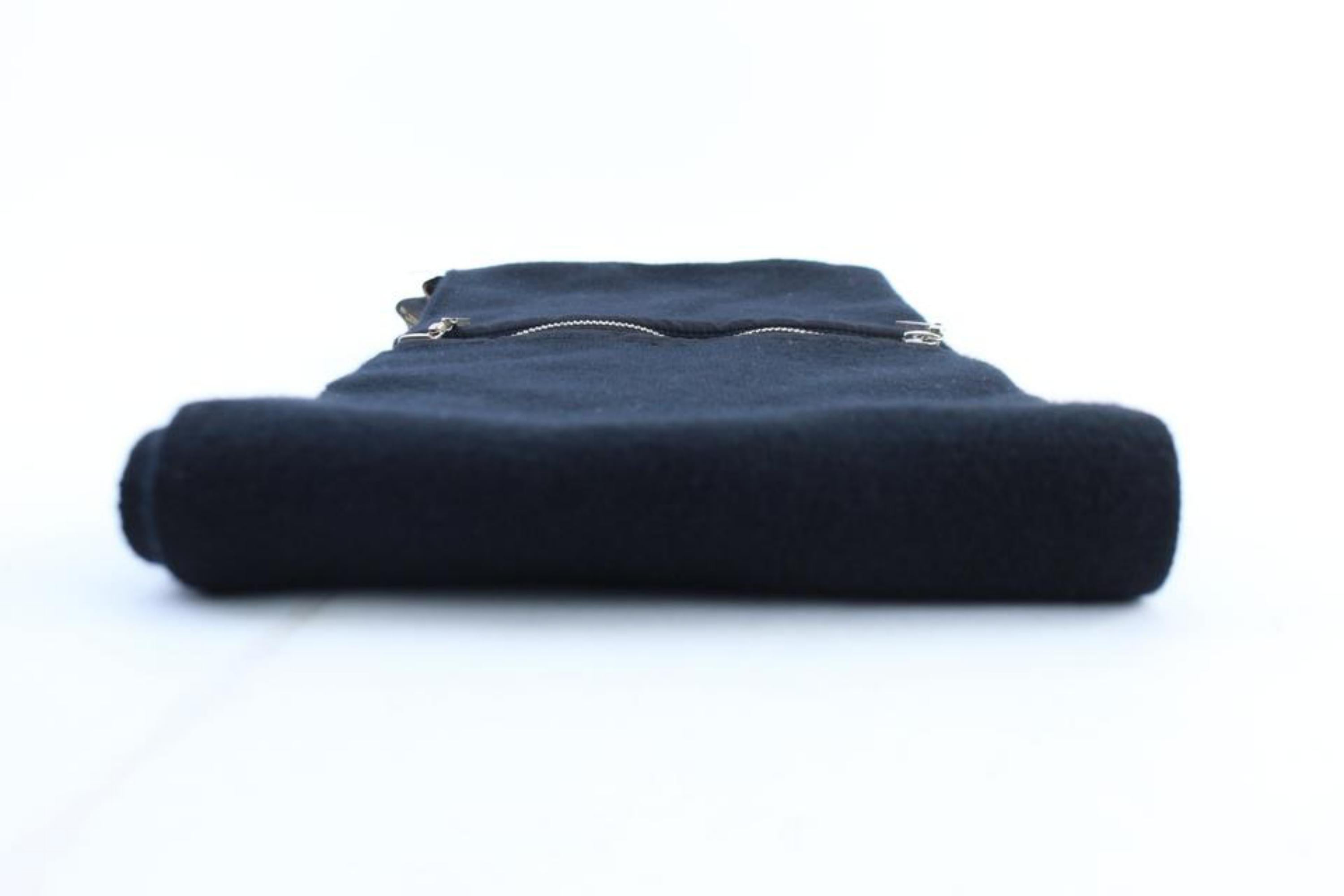 Louis Vuitton Black Zip Pocket 225527 Scarf/Wrap For Sale 6