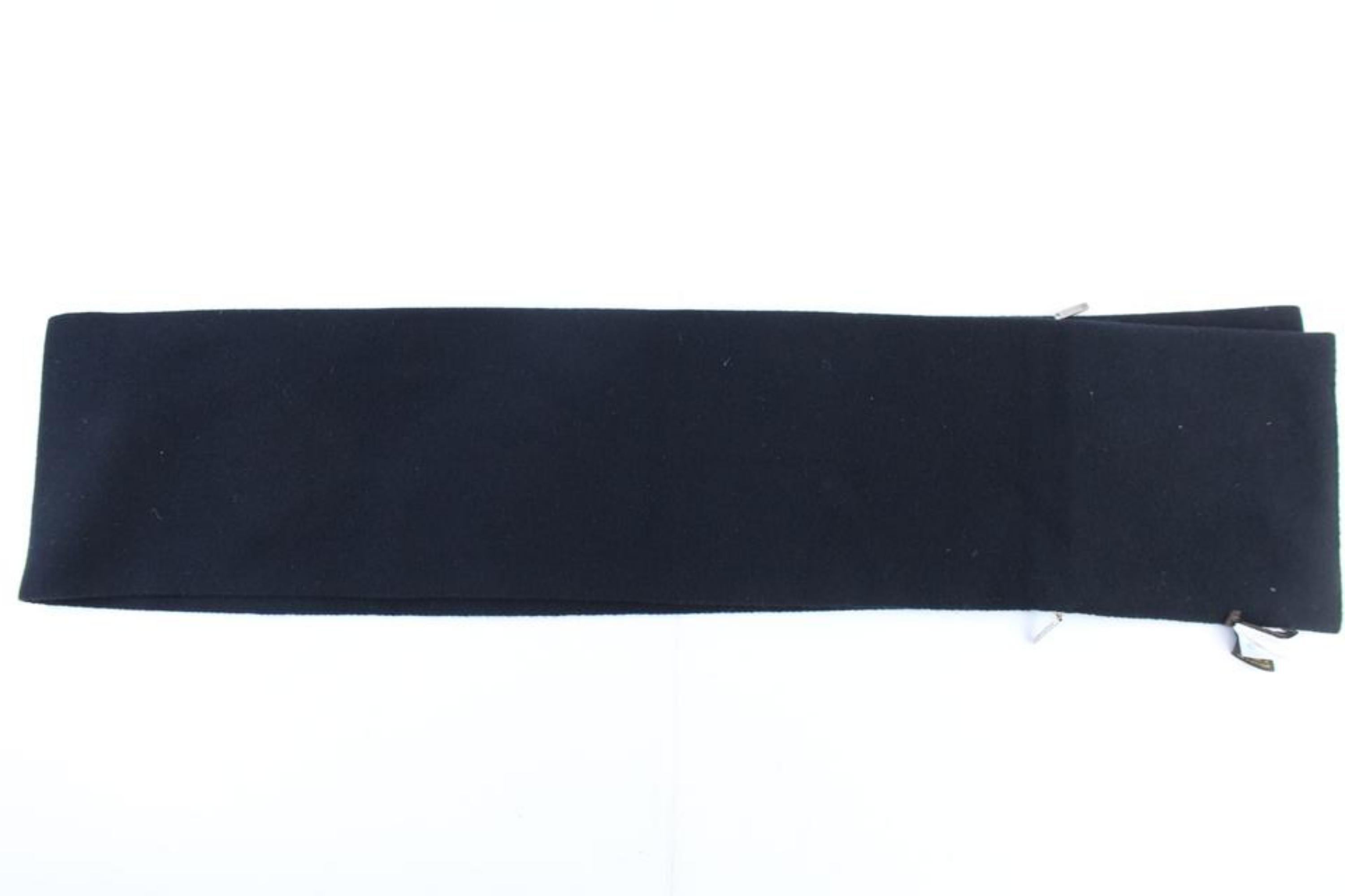 Louis Vuitton Black Zip Pocket 225527 Scarf/Wrap For Sale 7