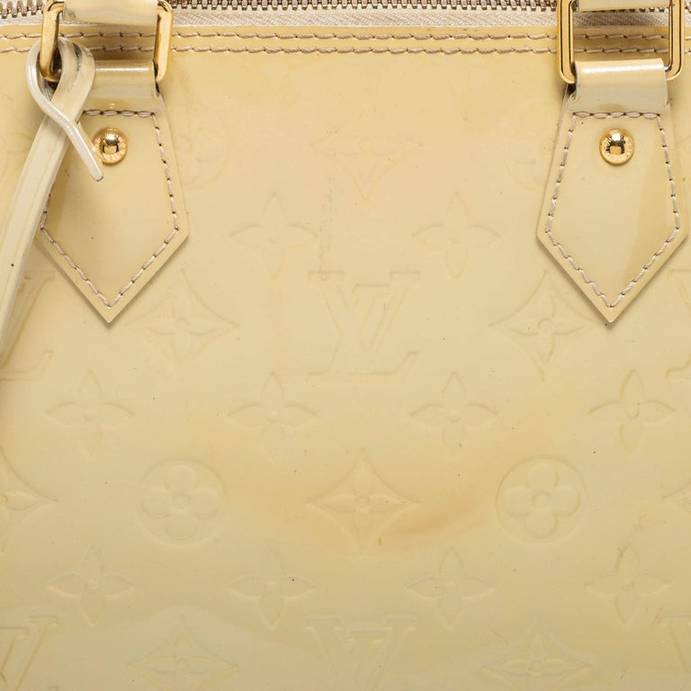 Louis Vuitton Blanc Corail Monogram Vernis Alma PM Bag For Sale 6