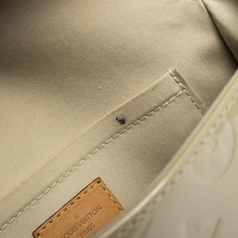 Louis Vuitton Blanc Corail Monogram Vernis Bellflower GM Bag - Yoogi's  Closet
