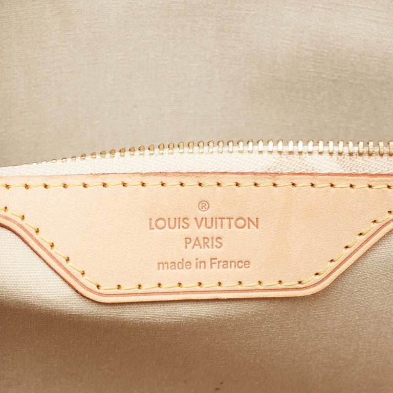 Louis Vuitton Blanc Corail Monogram Vernis Brea GM Bag For Sale 6