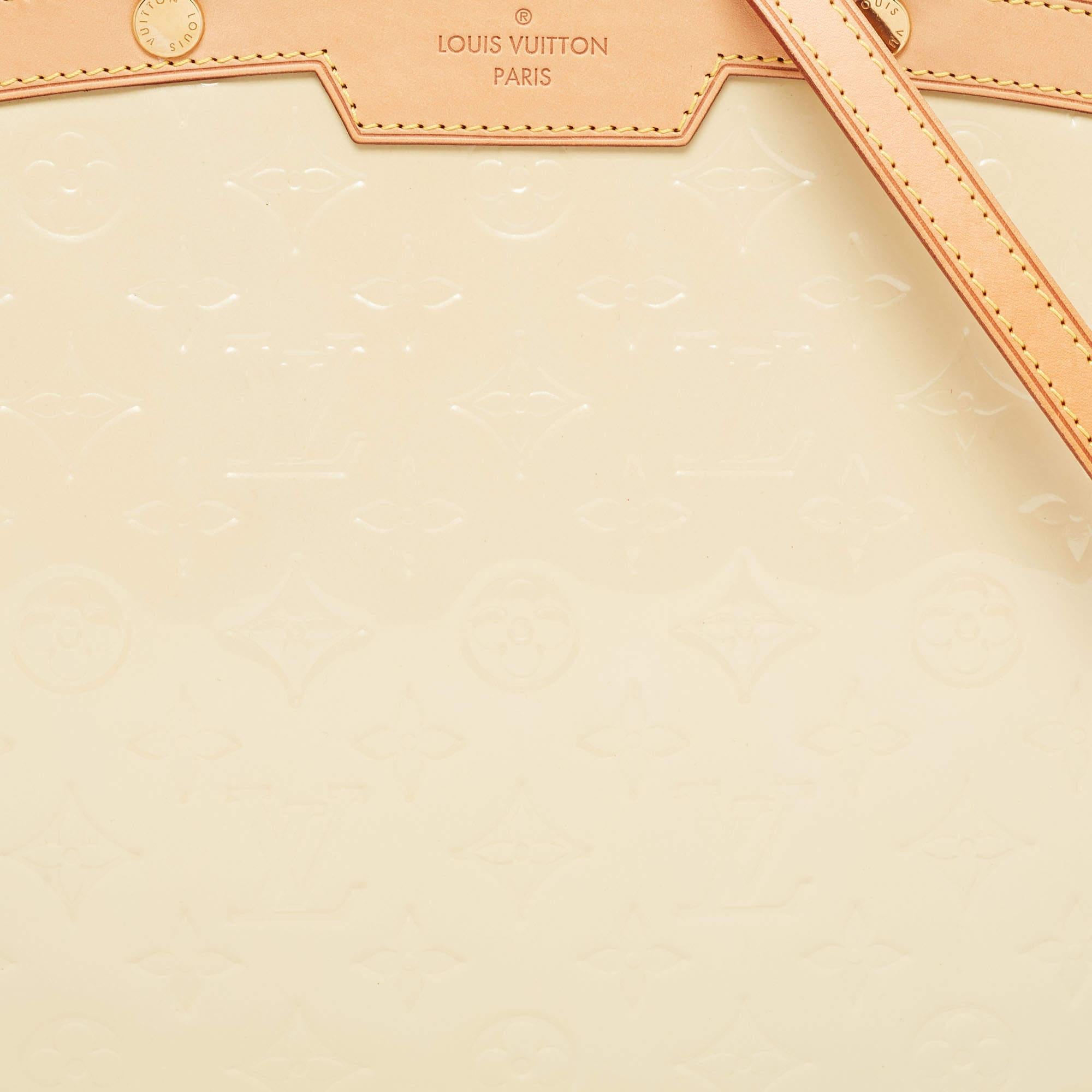 Louis Vuitton Blanc Corail Monogram Vernis Brea GM Bag 5