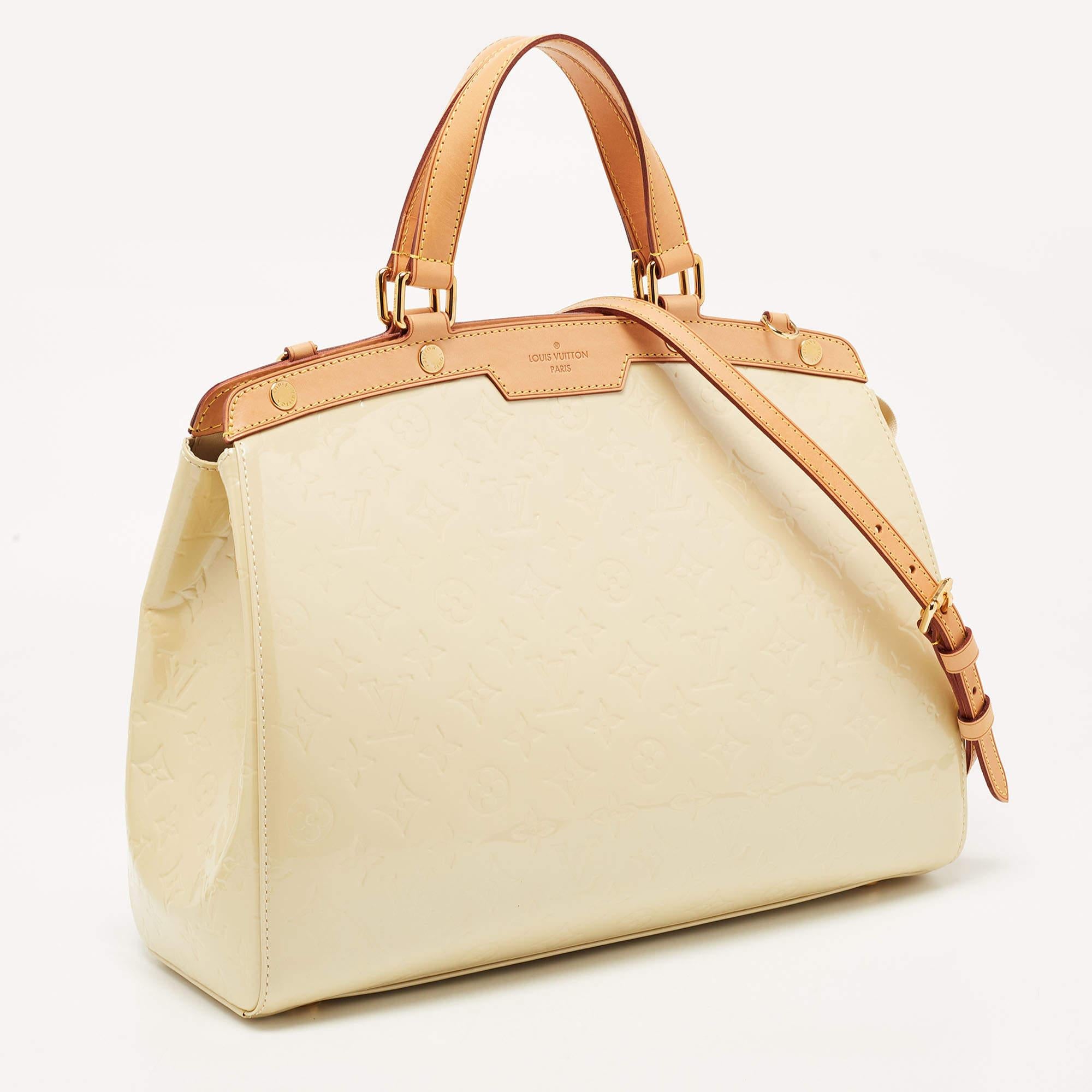 Louis Vuitton Blanc Corail Monogram Vernis Brea GM Bag In Good Condition In Dubai, Al Qouz 2