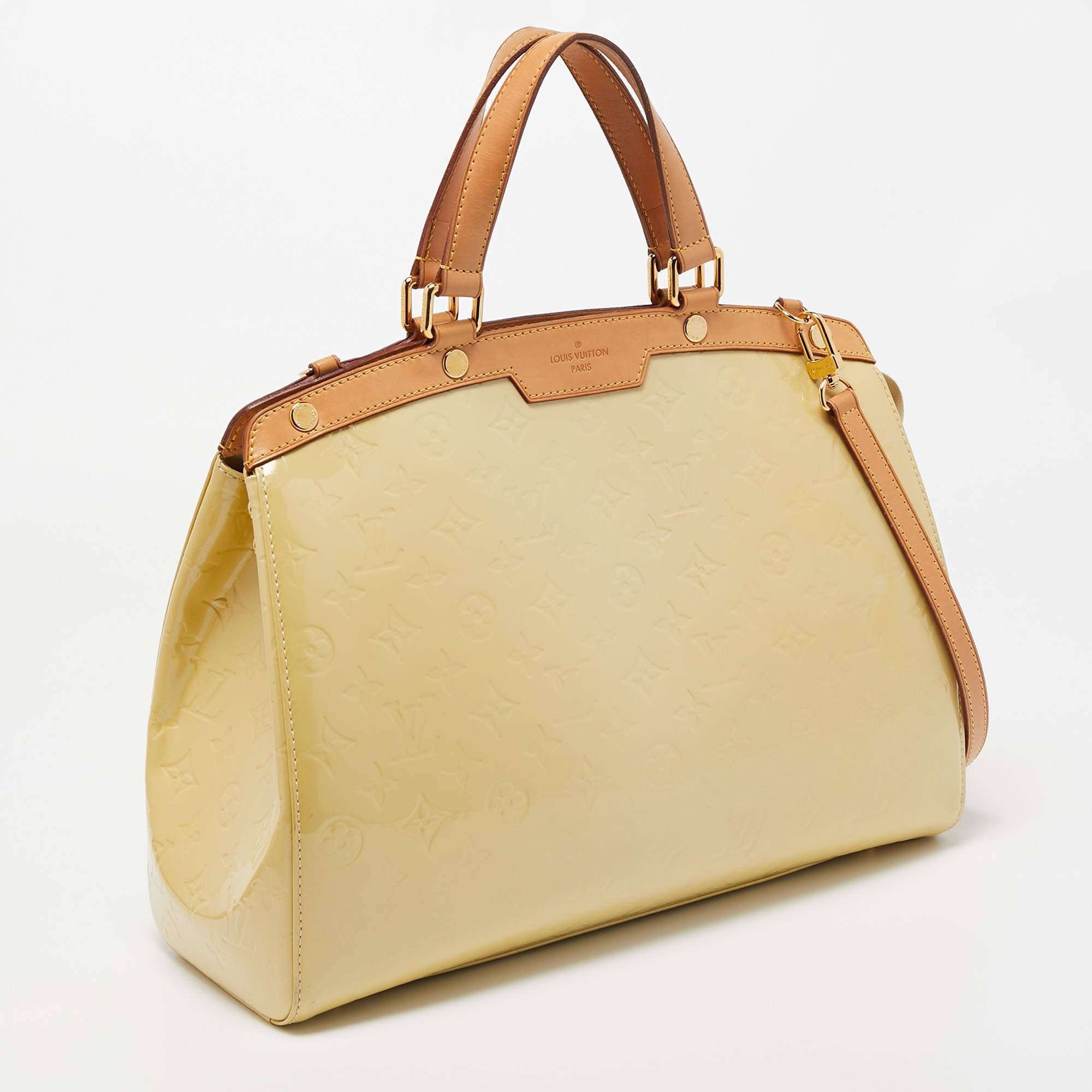 Women's Louis Vuitton Blanc Corail Monogram Vernis Brea GM Bag For Sale