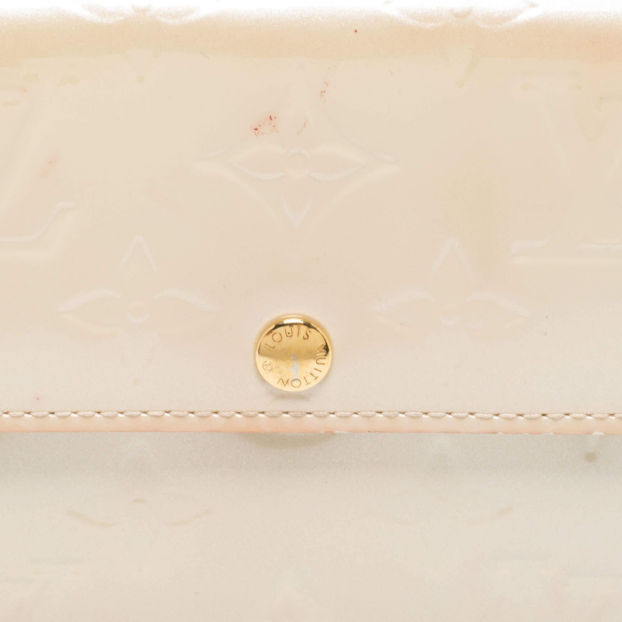 Louis Vuitton Blanc Corail Monogram Vernis Leather Sarah Wallet 1