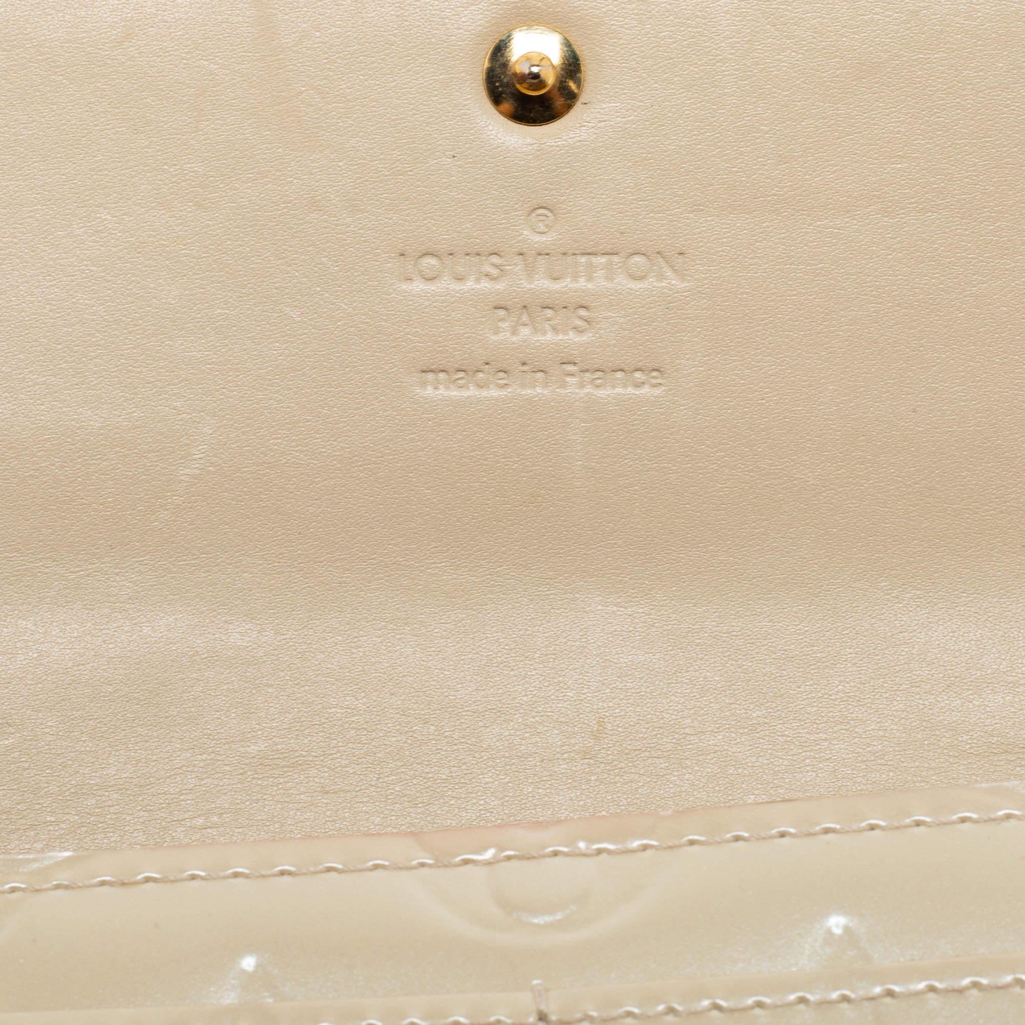 Louis Vuitton Blanc Corail Monogram Vernis Leather Sarah Wallet 4