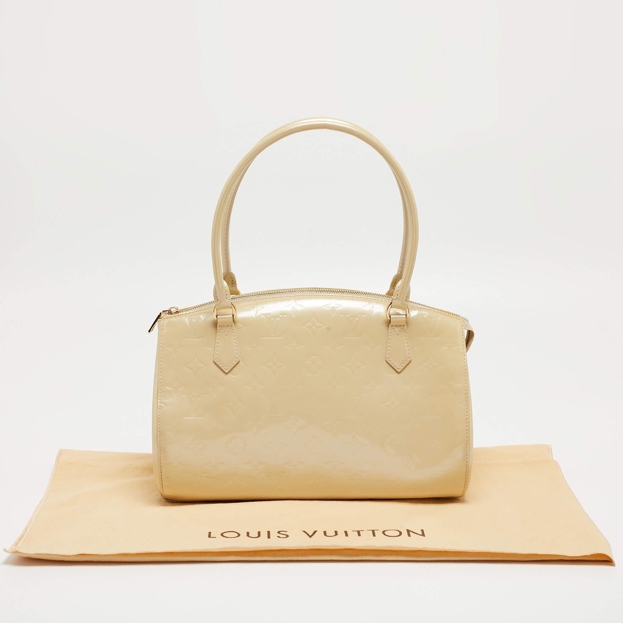 Louis Vuitton Blanc Corail Monogram Vernis Sherwood GM Bag For Sale 9