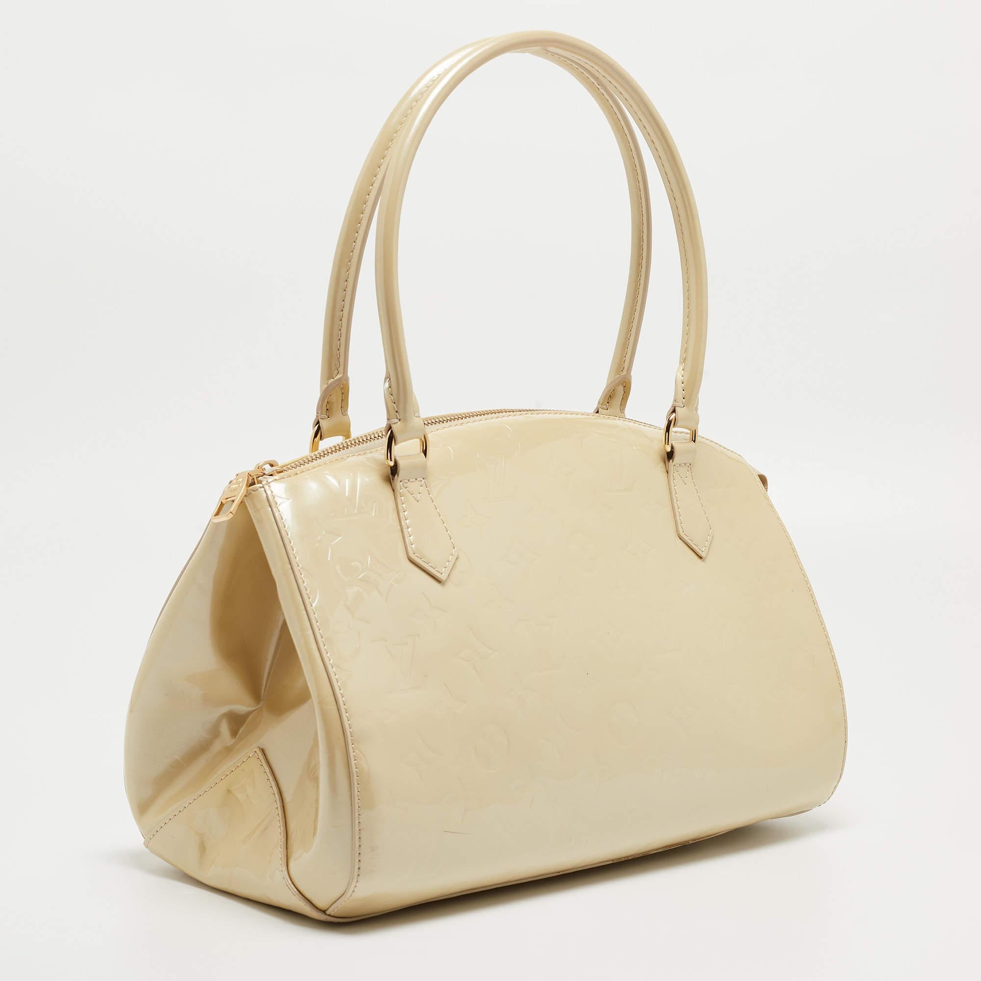 Louis Vuitton Blanc Corail Monogram Vernis Sherwood GM Bag For Sale 10