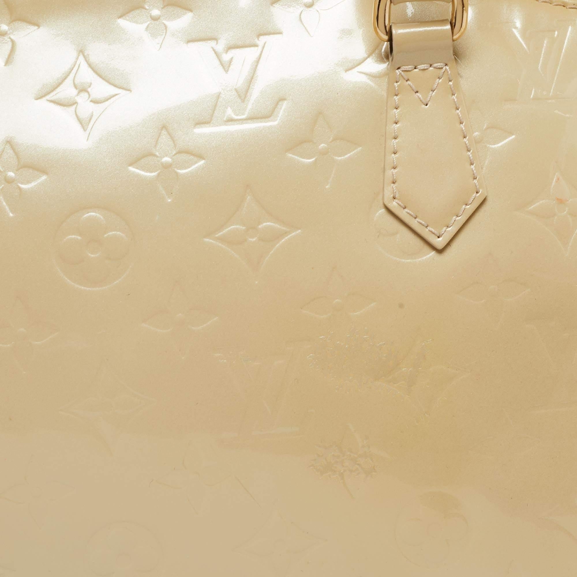 Louis Vuitton Blanc Corail Monogram Vernis Sherwood GM Bag For Sale 11