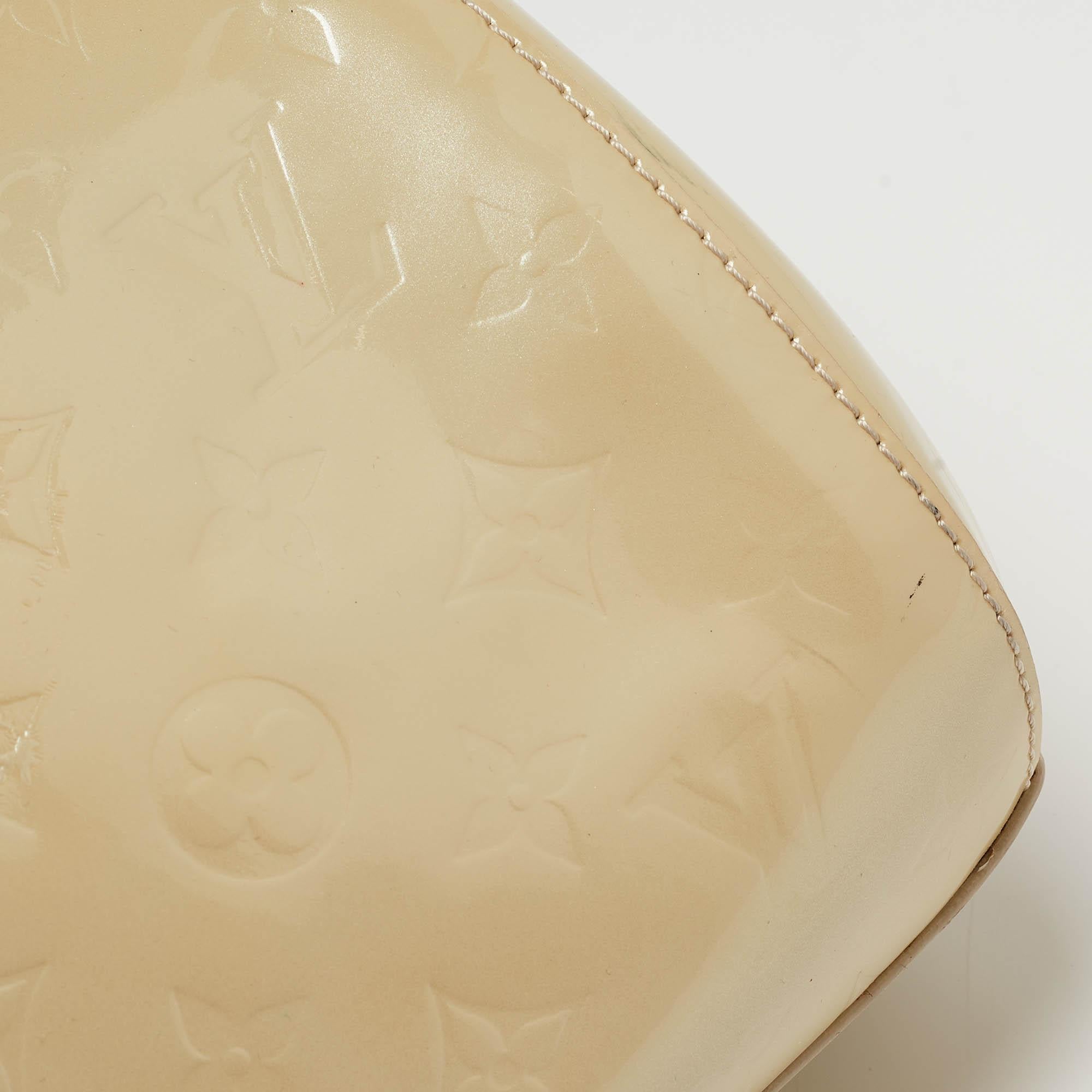 Women's Louis Vuitton Blanc Corail Monogram Vernis Sherwood GM Bag