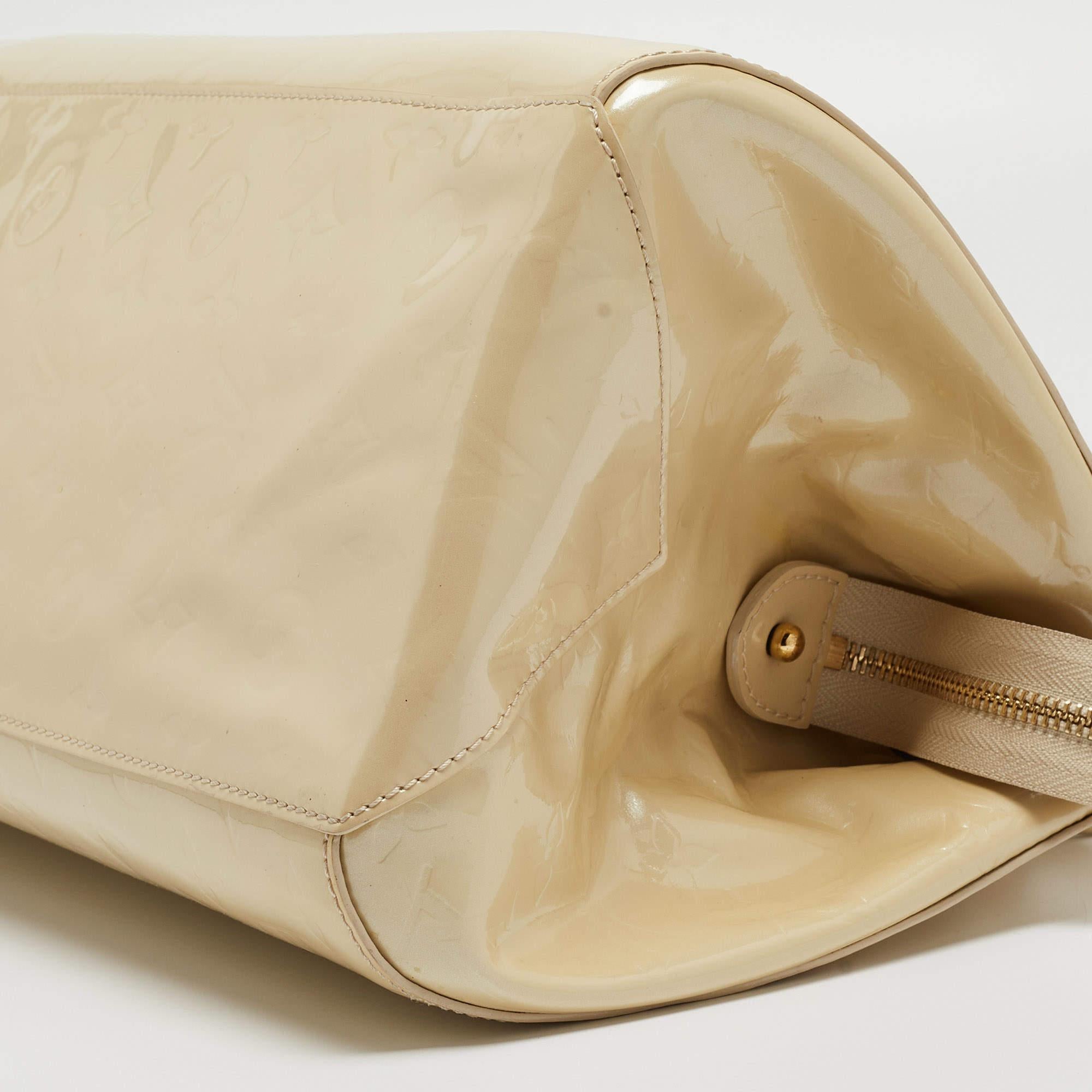 Louis Vuitton Blanc Corail Monogram Vernis Sherwood GM Bag For Sale 1
