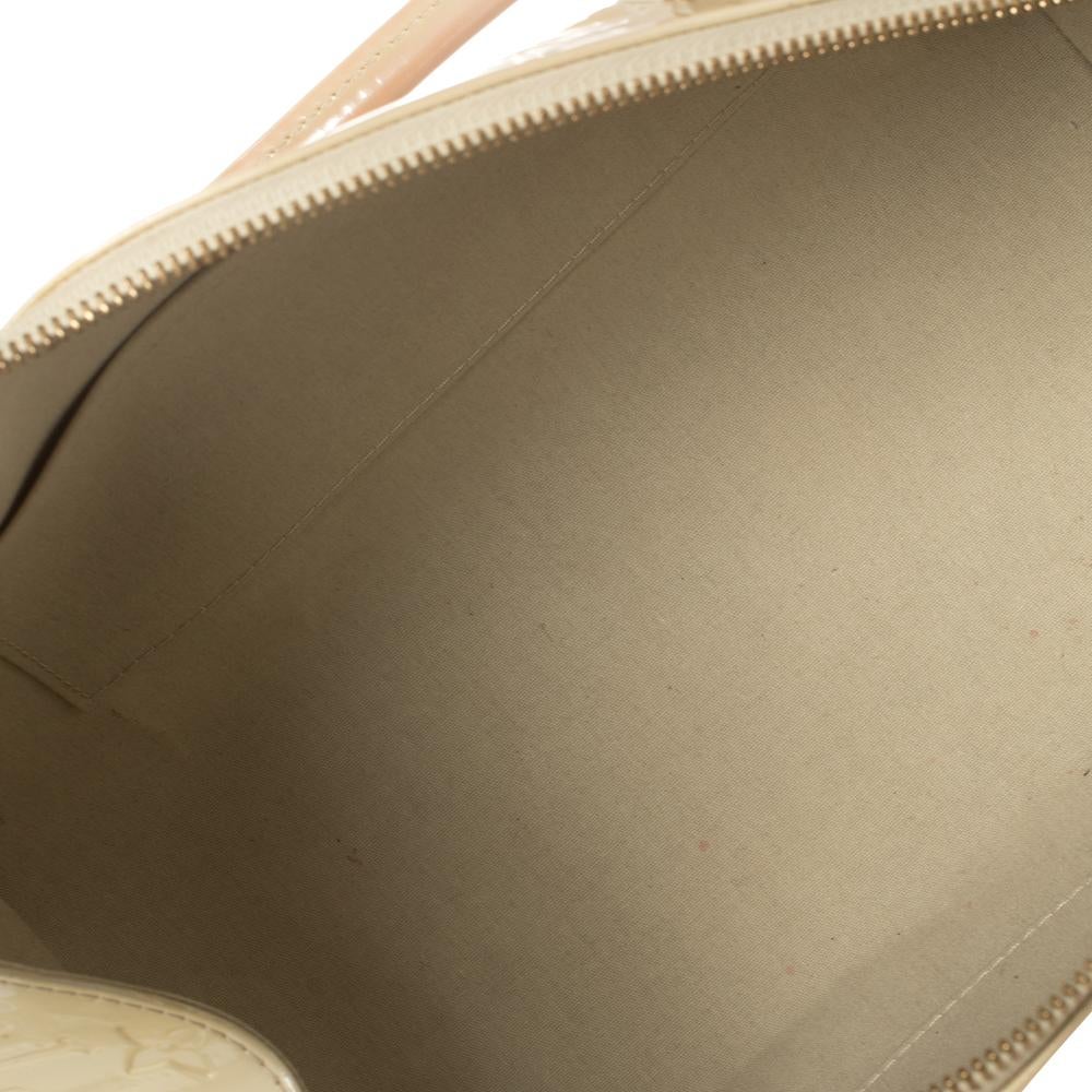 Louis Vuitton Blanc Corail Monogram Vernis Sherwood PM Bag 7