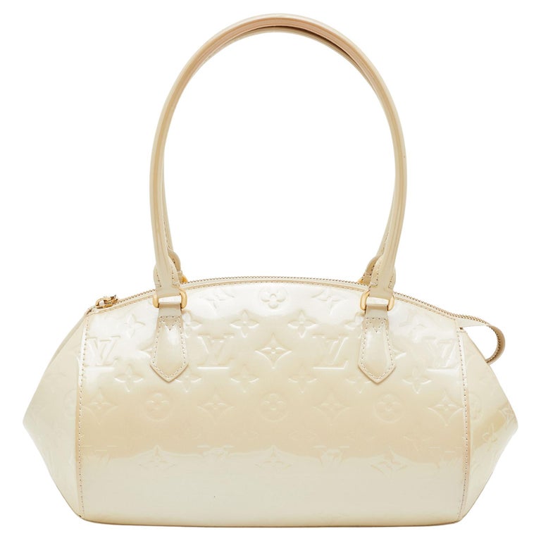 Louis Vuitton Blanc Corail Monogram Vernis Sherwood PM Bag For Sale at  1stDibs