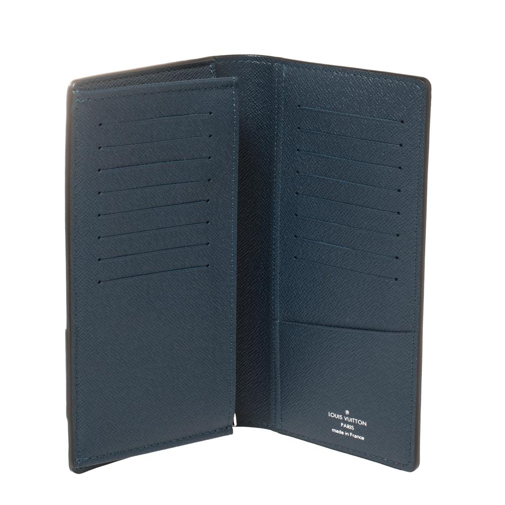 Louis Vuitton Bleu Marine Taiga Leather Brazza Wallet 5