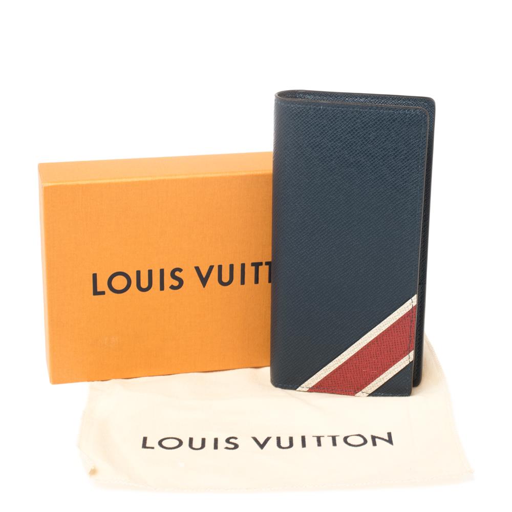 Louis Vuitton Bleu Marine Taiga Leather Brazza Wallet 6