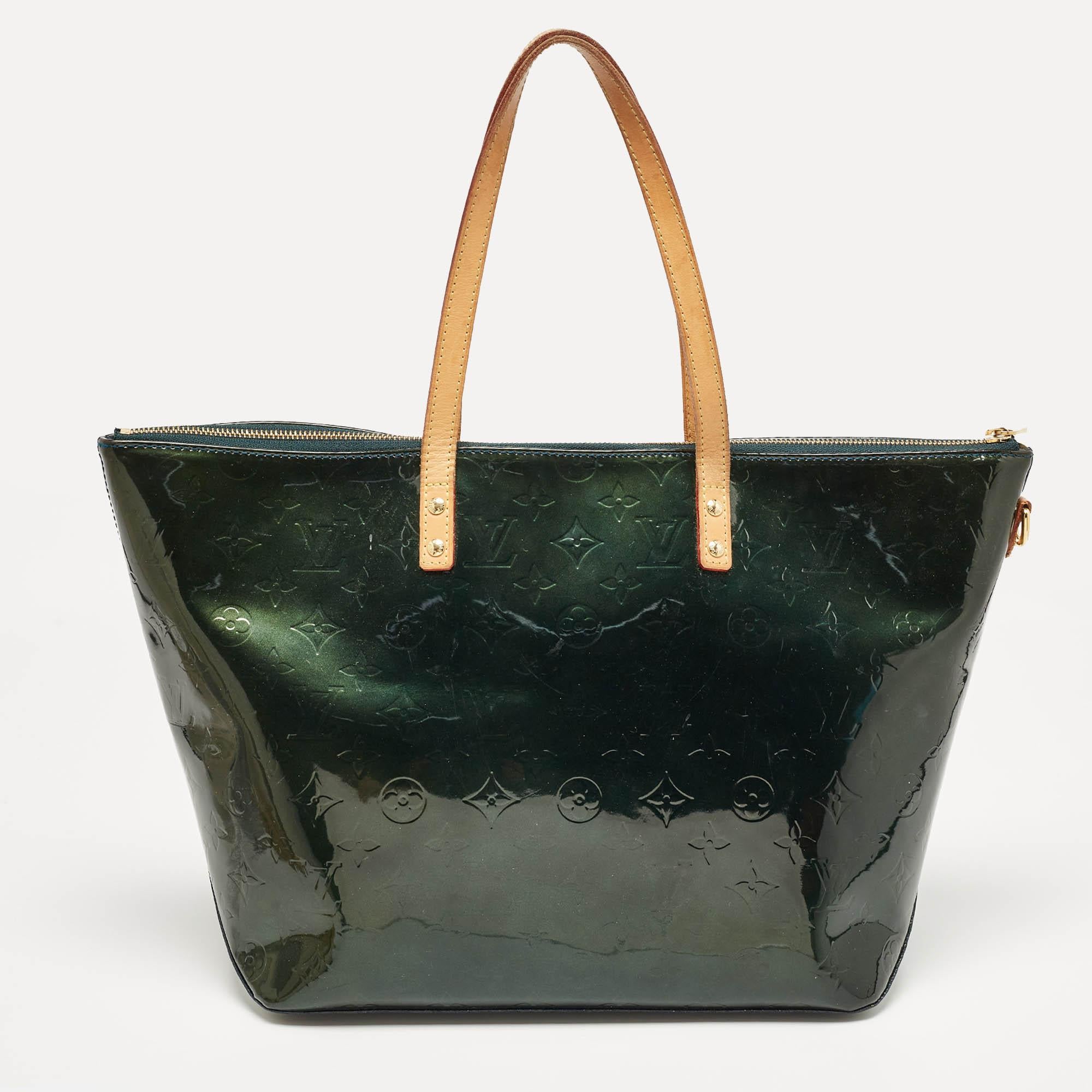 Louis Vuitton Bleu Nuit Monogram Vernis Bellevue GM Bag In Good Condition For Sale In Dubai, Al Qouz 2