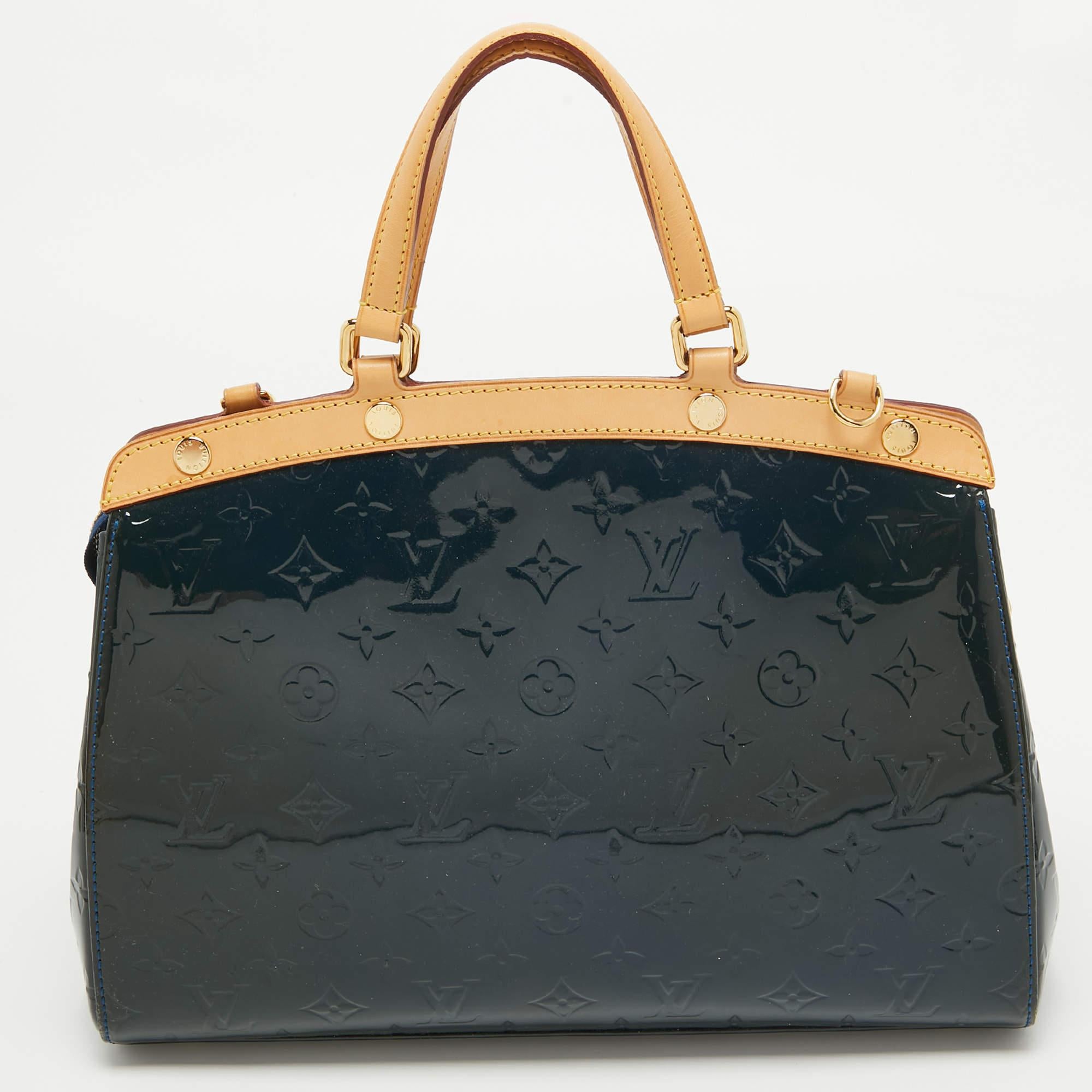 Louis Vuitton Bleu Nuit Monogram Vernis Brea MM Bag In Good Condition In Dubai, Al Qouz 2