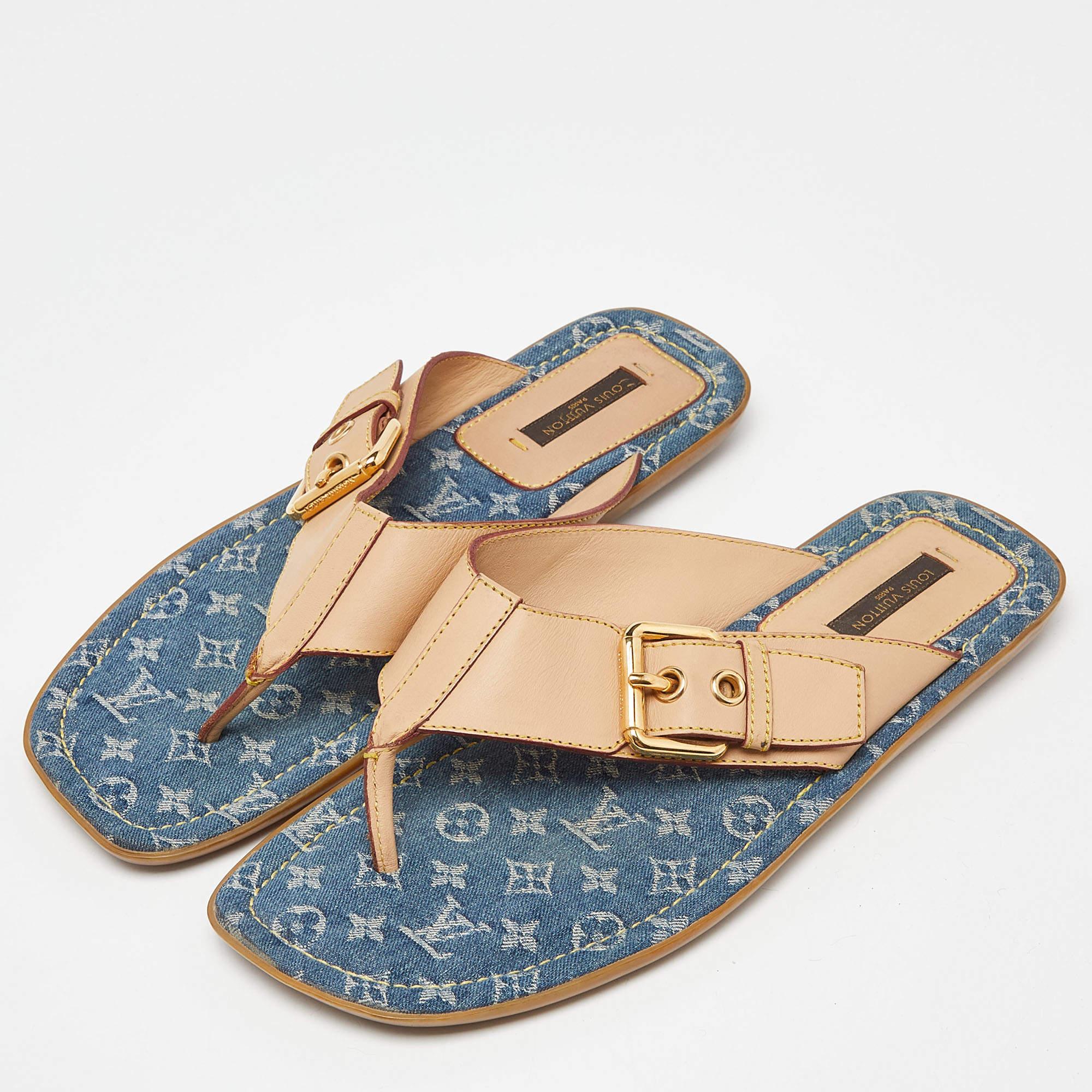 Louis Vuitton Bllue Denim/Beige Monogram Thong Buckle Detail Sandals Size 37.5 For Sale 3