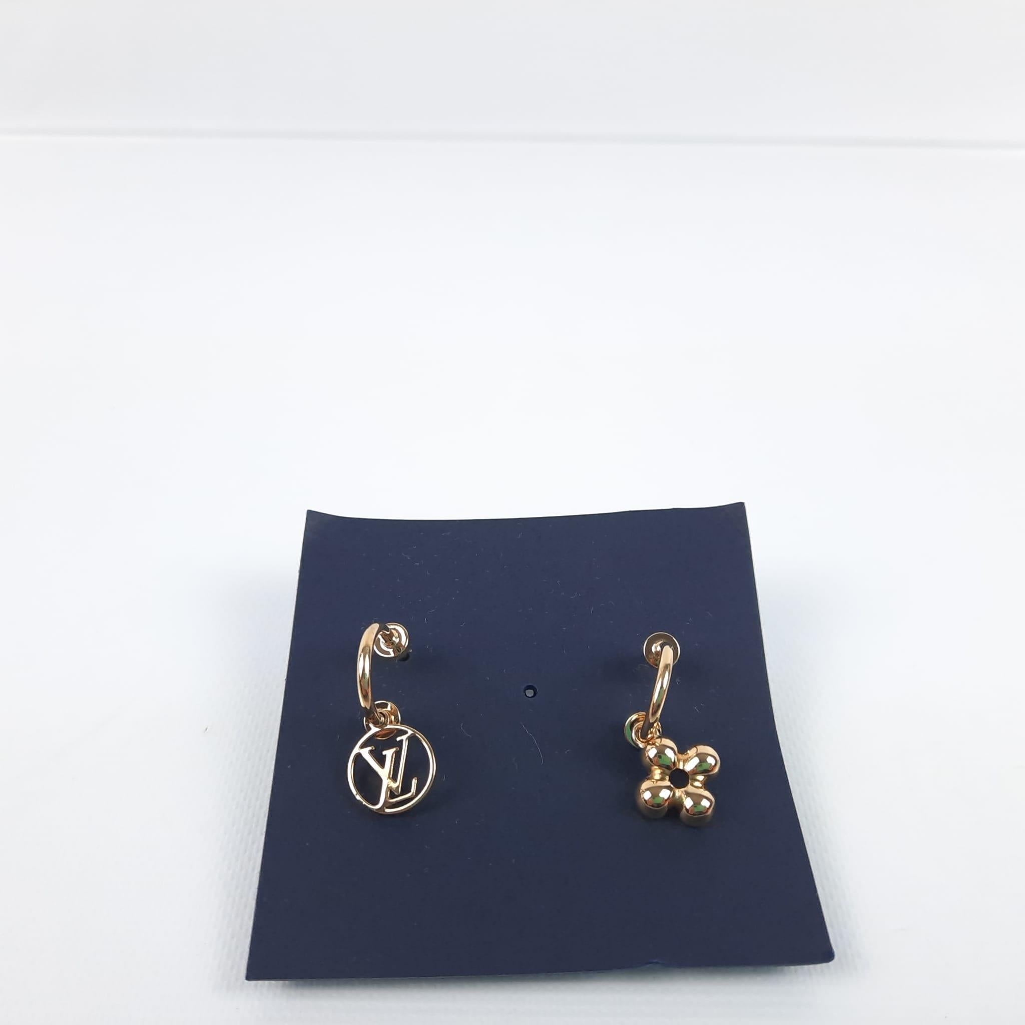 Louis Vuitton Blooming Earrings Goldfinish Metal For Sale at 1stDibs