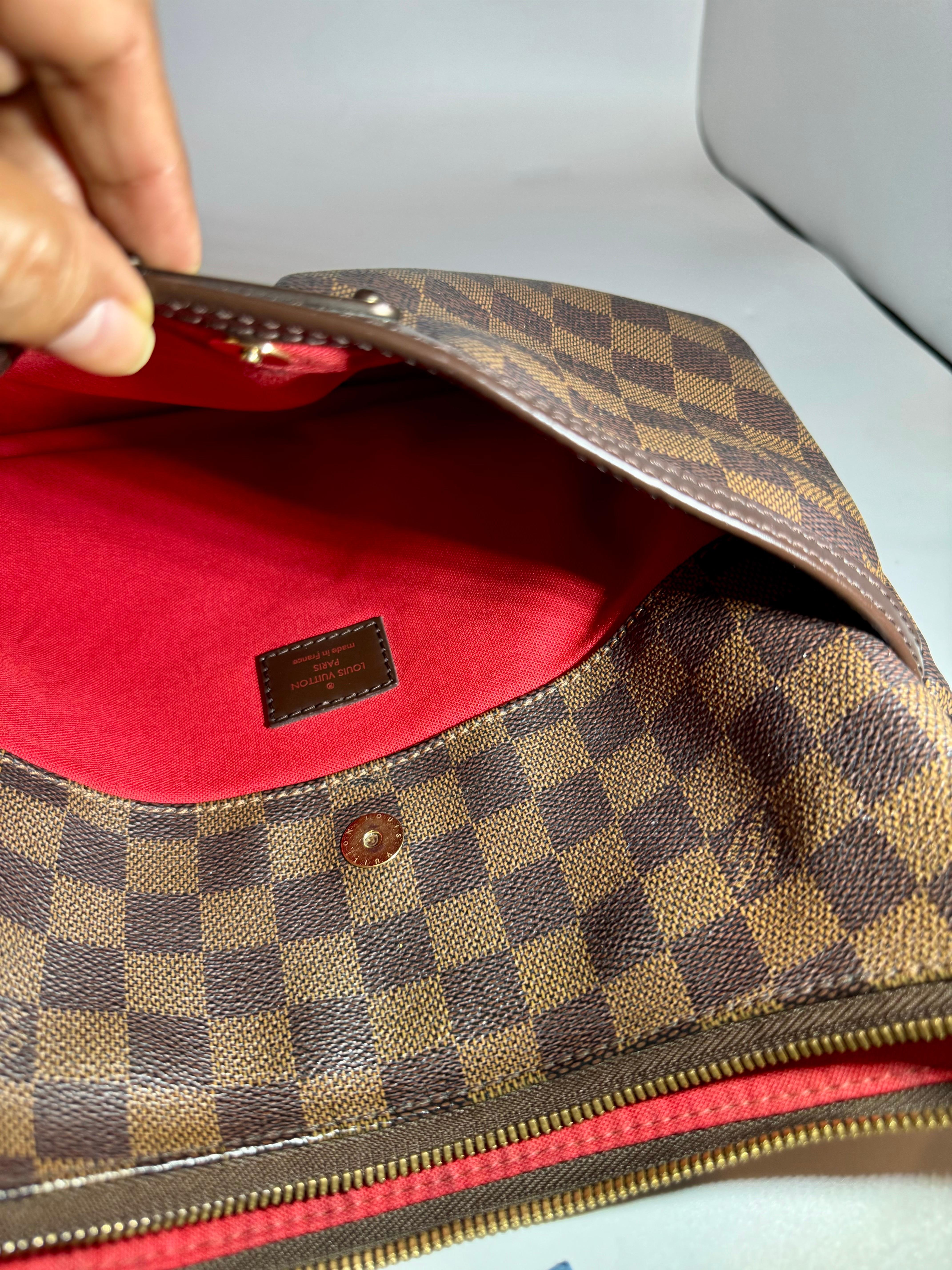 Louis Vuitton Bloomsbury PM Damier Ebene Canvas Crossbody Bag In Good Condition For Sale In New York, NY