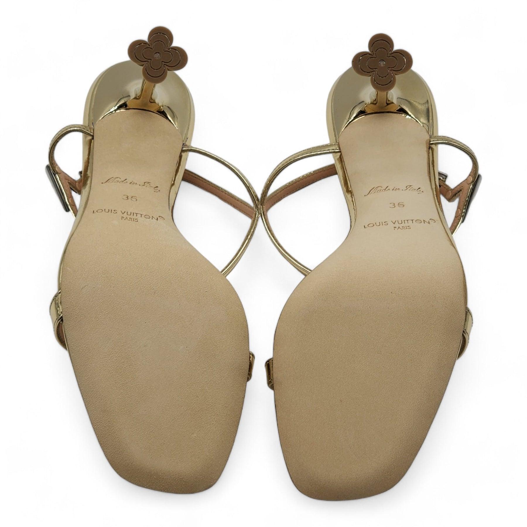 Louis Vuitton Sandali Blossom in pelle color oro misura 36 In condizioni ottime in vendita a Los Angeles, CA