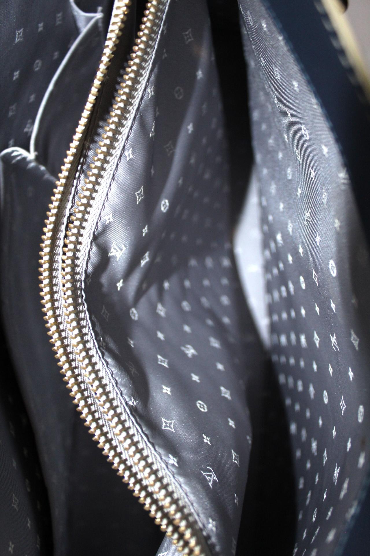Women's Louis Vuitton Blu Leather Suhali le Fabuleaux Bag