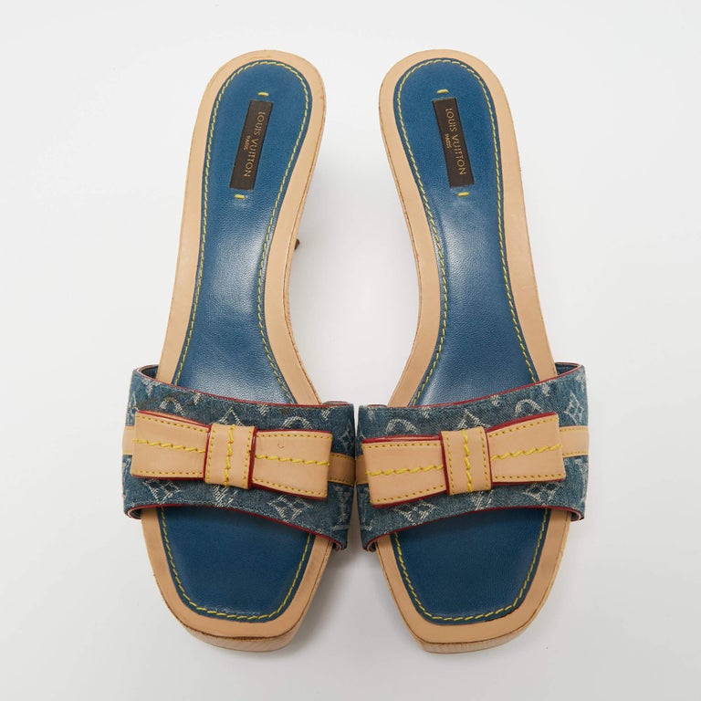 Louis Vuitton Blue/Beige Canvas Bow Grenadine Platform Slide Sandals Size  40.5 at 1stDibs