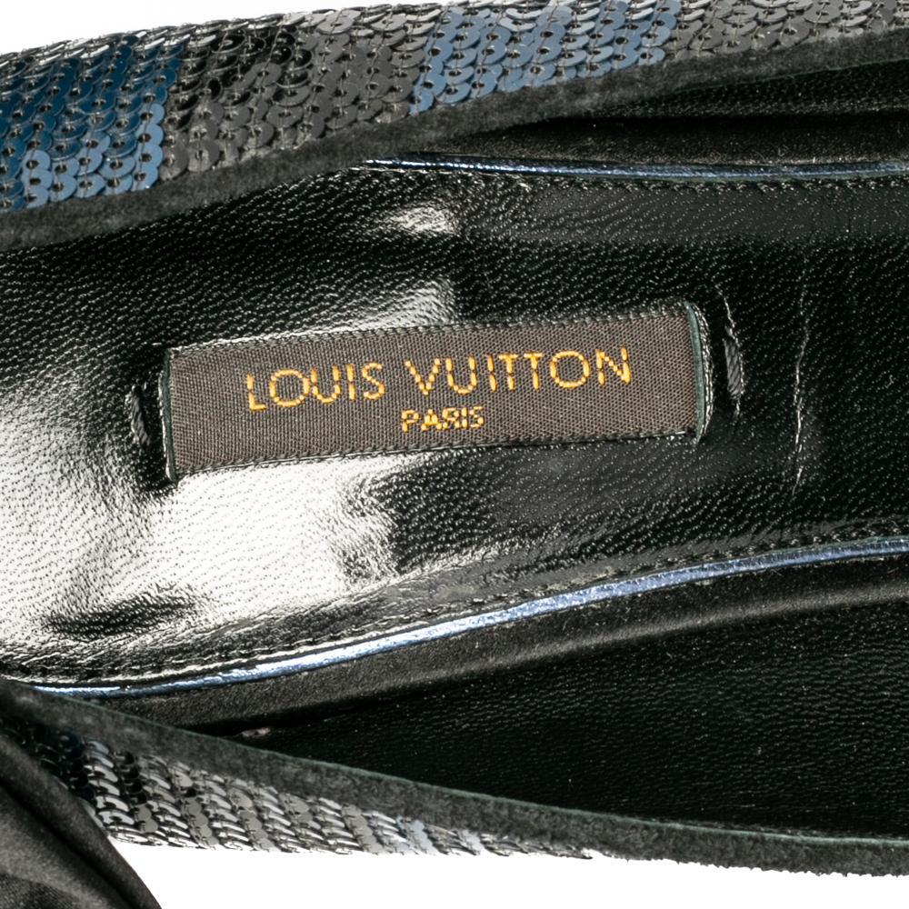 Louis Vuitton Blau/Schwarz Pailletten Peep Toe Plateau Pumps Größe 38 im Zustand „Gut“ im Angebot in Dubai, Al Qouz 2