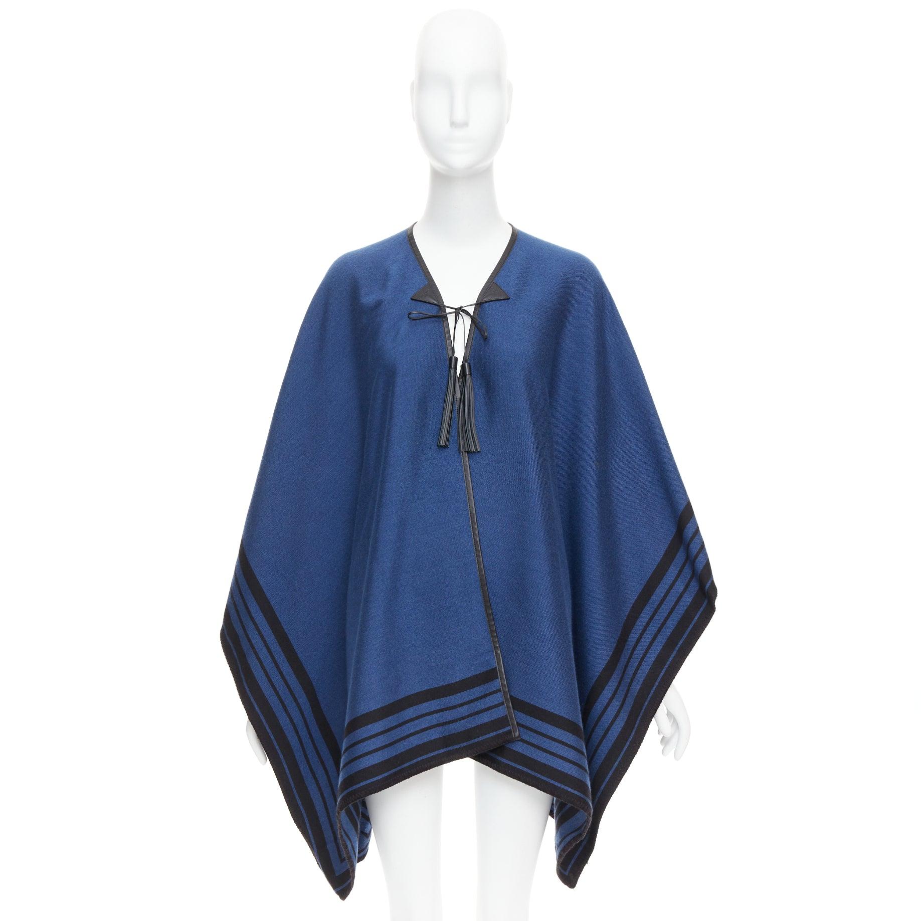 LOUIS VUITTON poncho blu in misto cachemire con nappina in pelle nera con logo LV in vendita 4