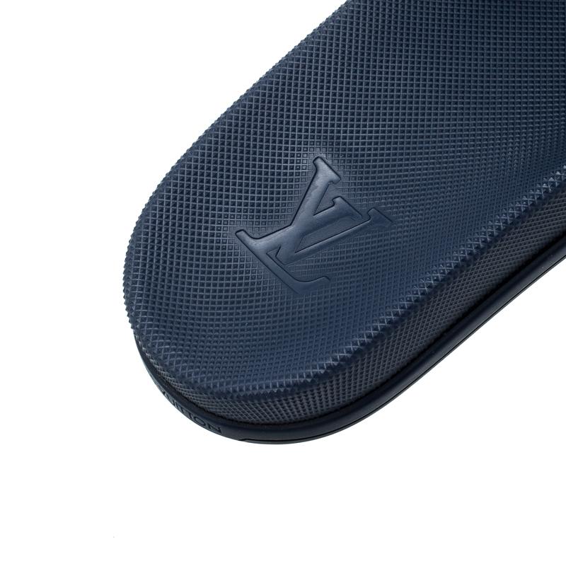 Men's Louis Vuitton Blue Damier Embossed Rubber Waterfront Flat Slides Size 43 For Sale