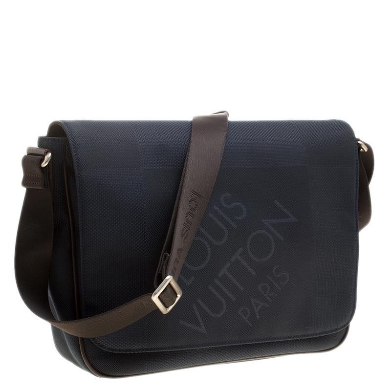 Louis Vuitton Blue/Dark Brown Damier Canvas Geant Messenger Bag In New Condition In Dubai, Al Qouz 2
