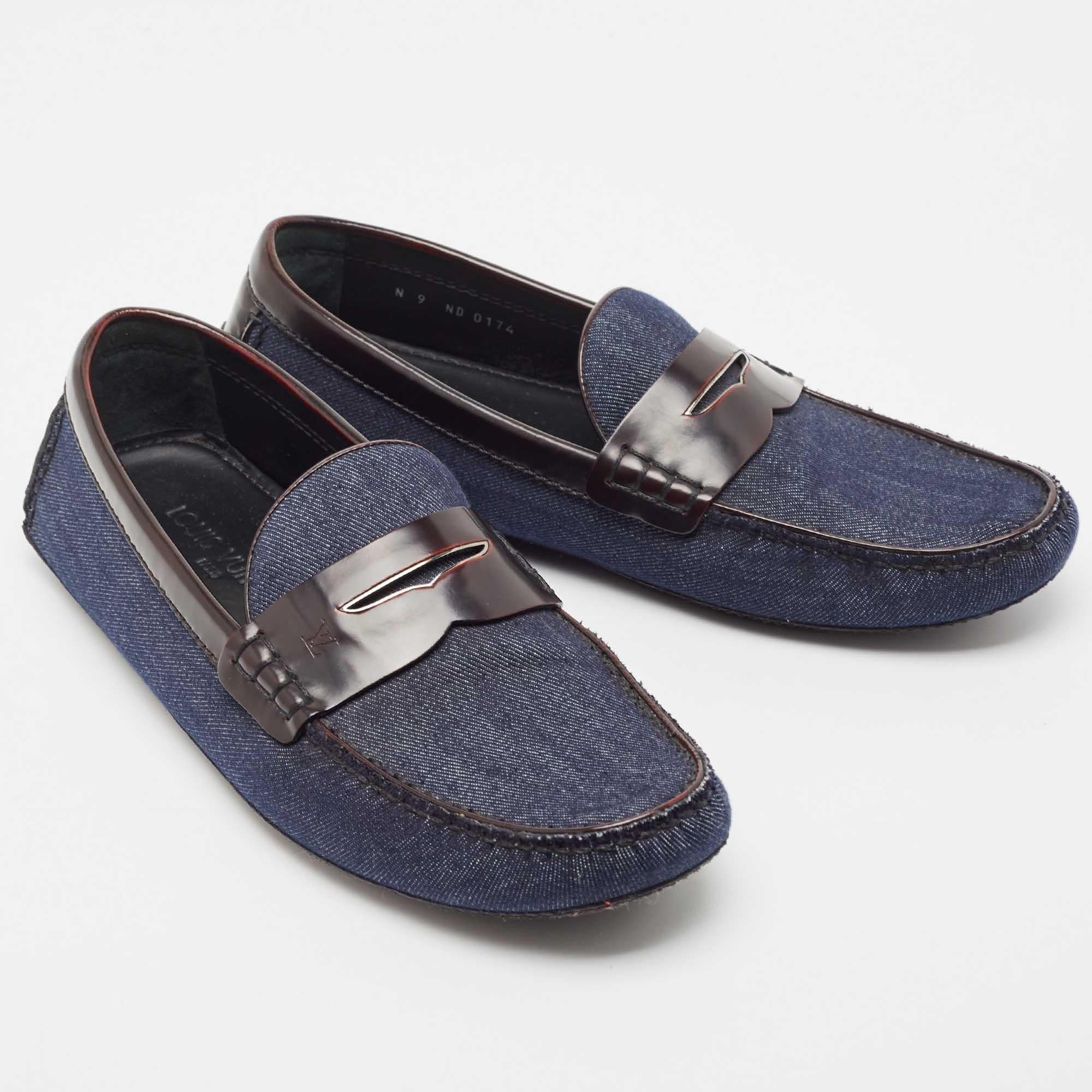 Louis Vuitton Blau Denim und Brown Leder Penny Loafers Größe 43 im Zustand „Gut“ im Angebot in Dubai, Al Qouz 2