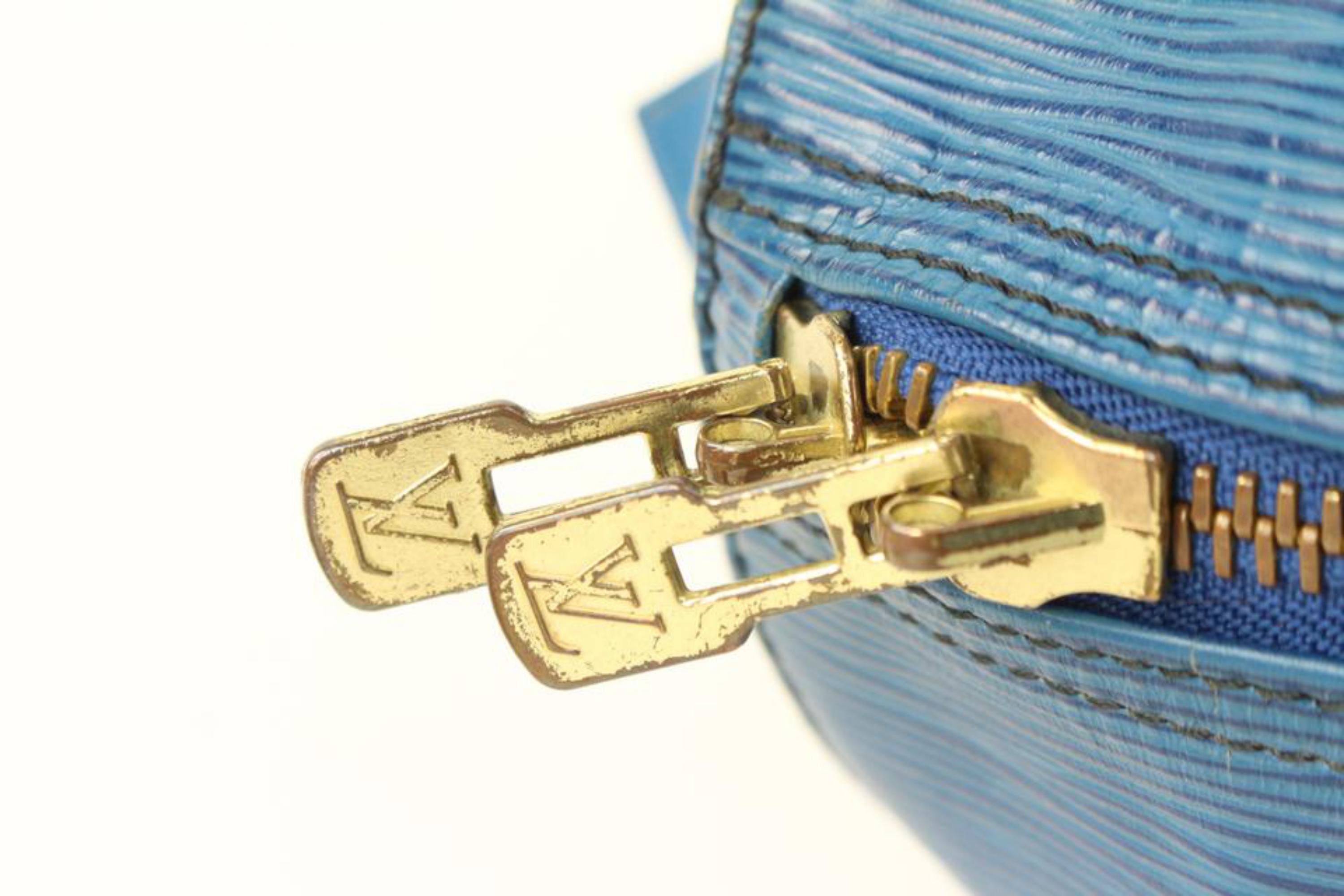 Louis Vuitton Blue Epi Leather Keepall 55 Duffle Bag 113lv48 In Good Condition In Dix hills, NY