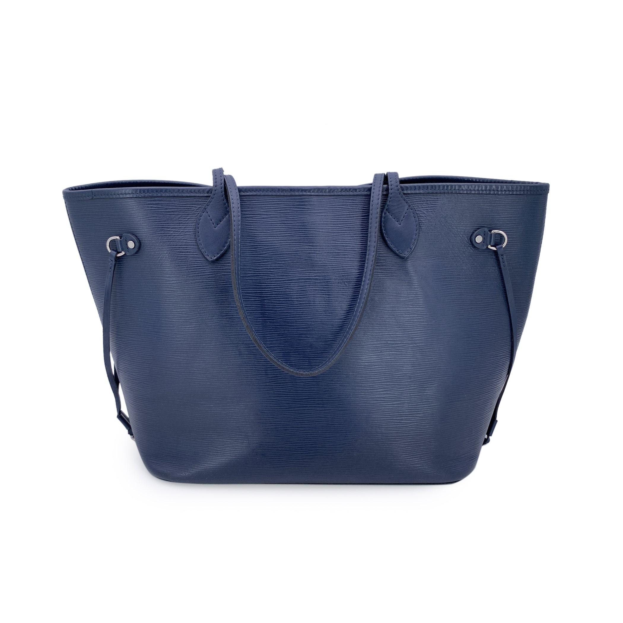 Louis Vuitton Blue Epi Leather Neverfull MM Tote Bag In Excellent Condition For Sale In Rome, Rome