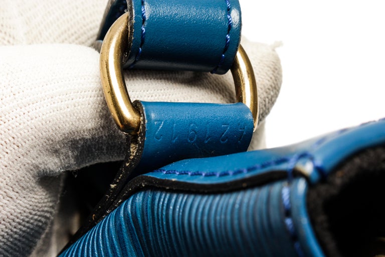 Louis Vuitton Blue Epi Leather Noe PM 4