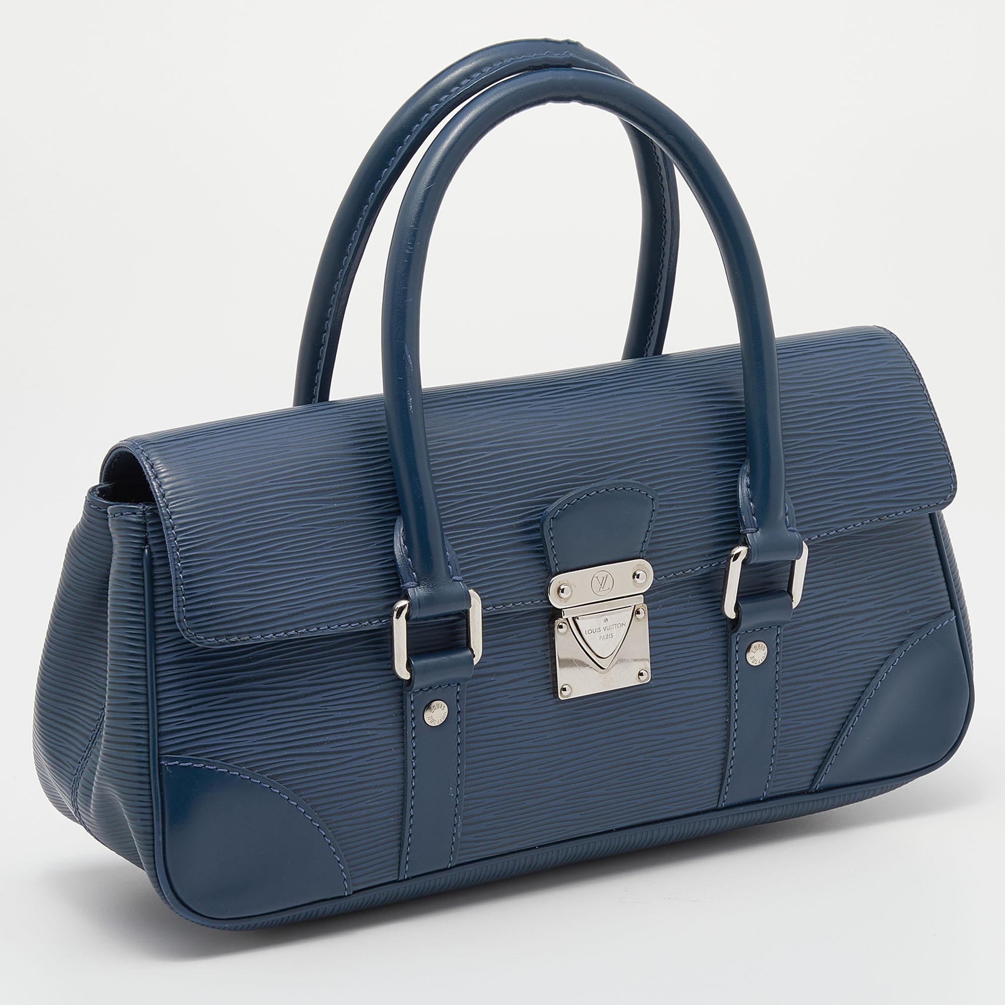 Louis Vuitton Blue Epi Leather Pochette Segur Bag In Good Condition In Dubai, Al Qouz 2
