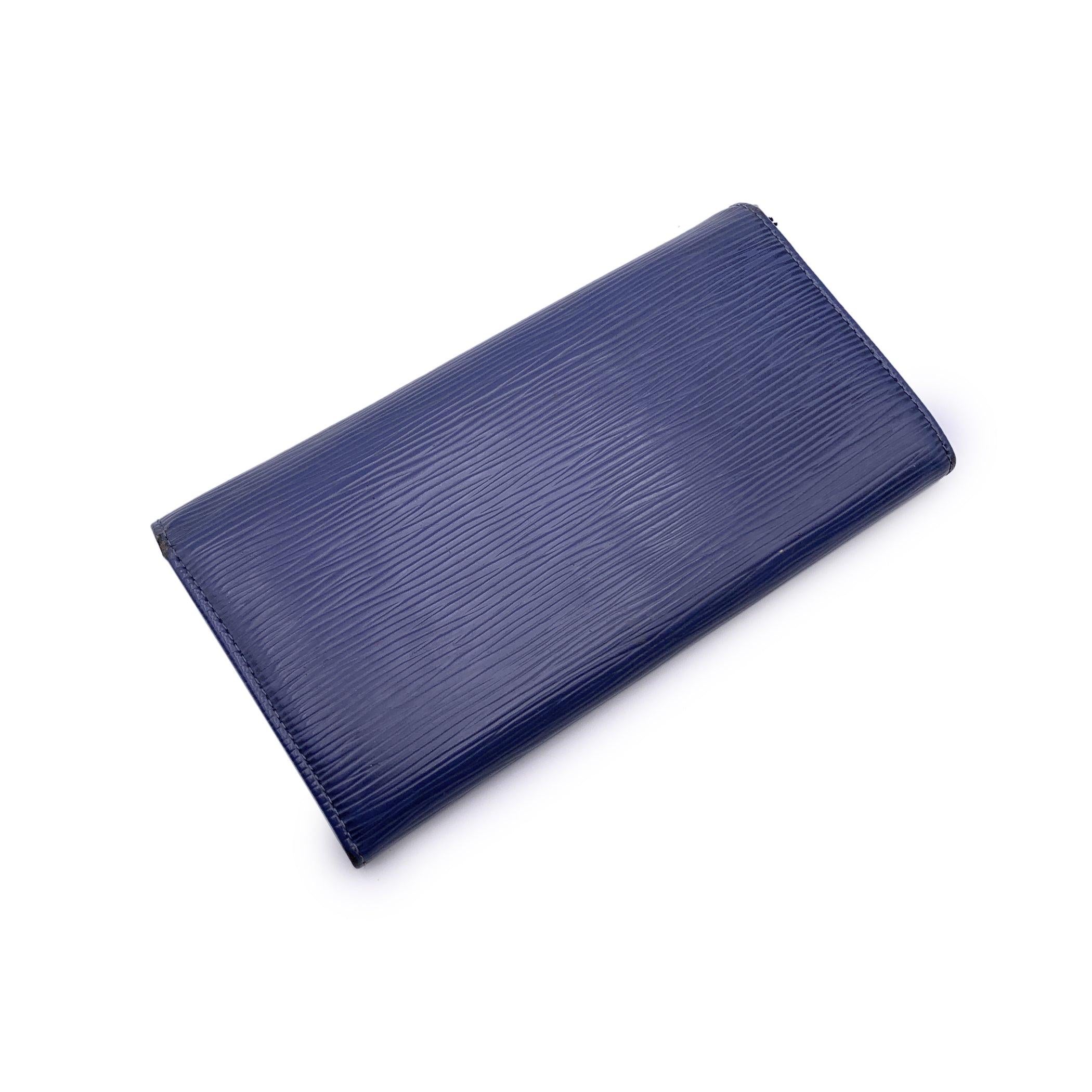 Louis Vuitton Blue Epi Leather Sarah Continental Long Wallet In Good Condition In Rome, Rome